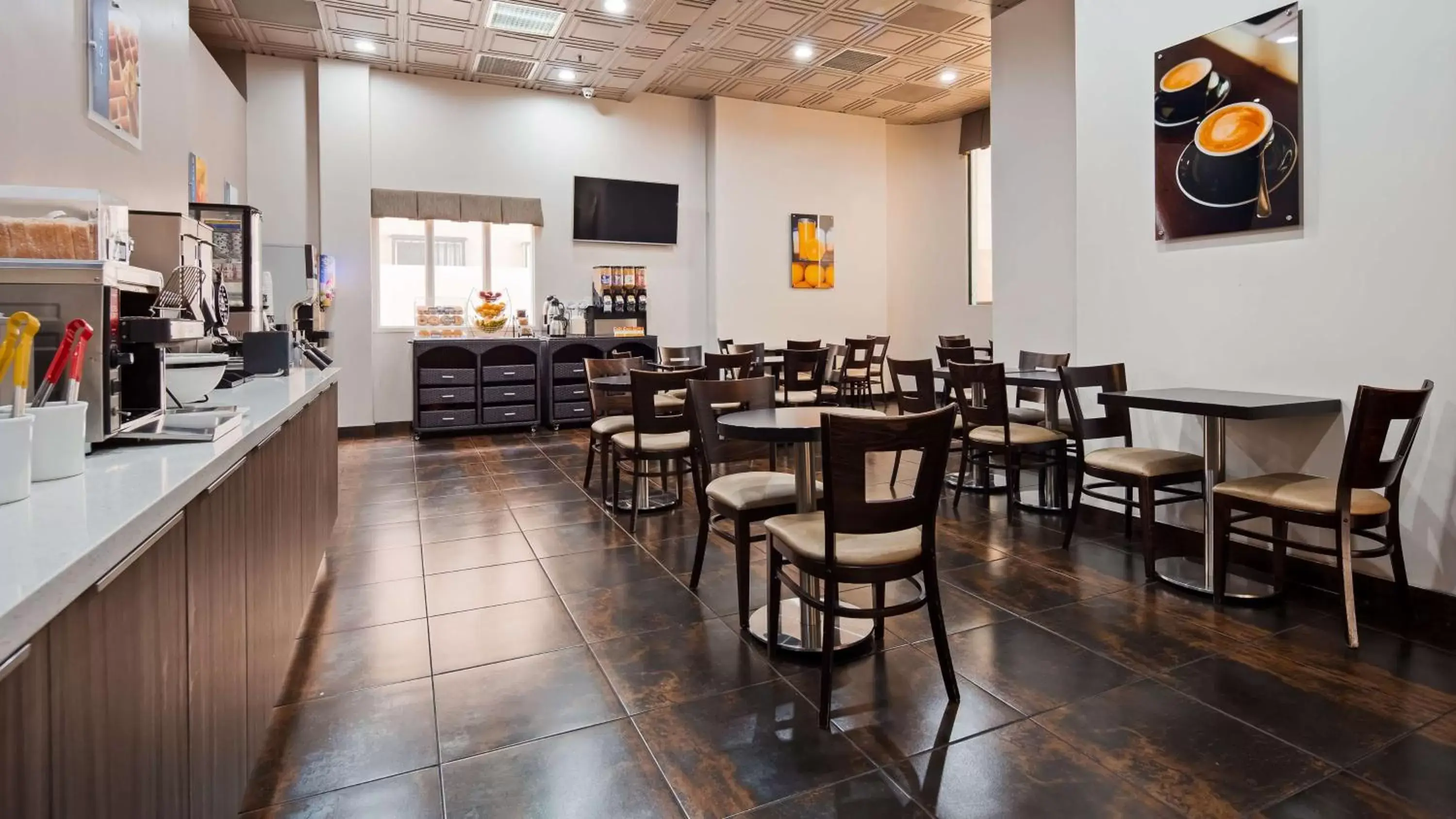 Restaurant/Places to Eat in Best Western Plus Suites Hotel - Los Angeles LAX Airport