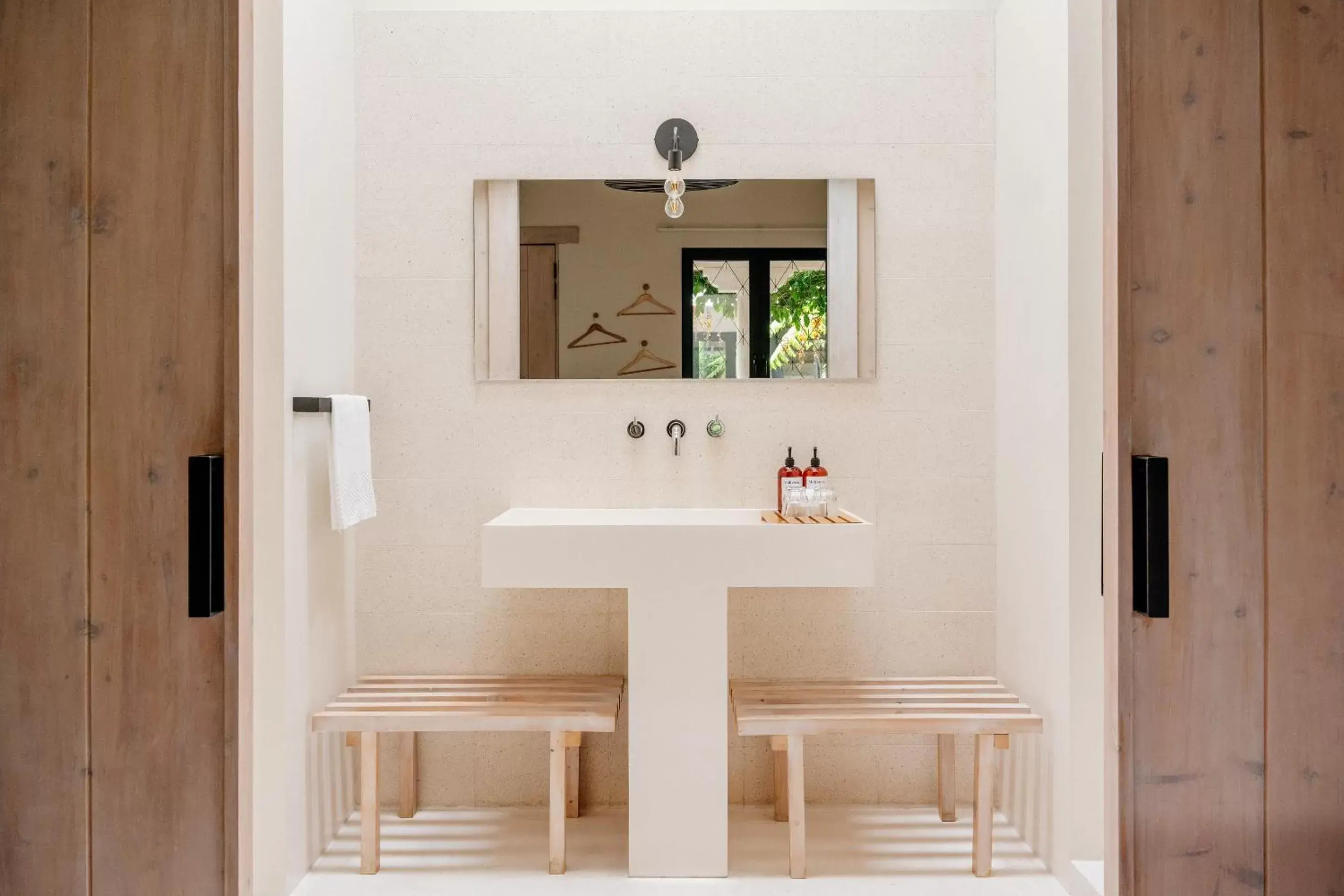 Bathroom, Dining Area in Good Hotel Antigua