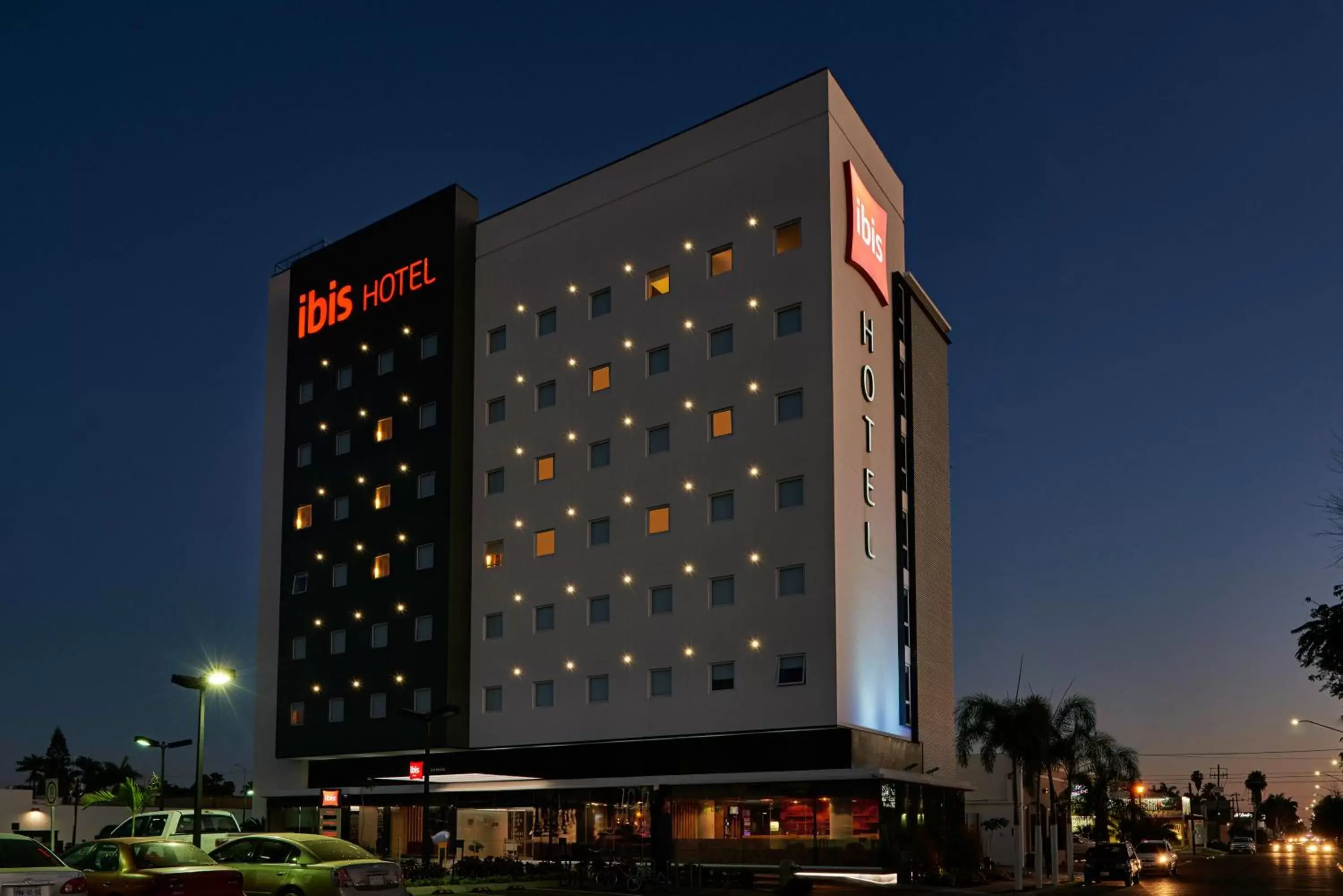 Property building in Ibis Los Mochis Property building in Ibis Los Mochis