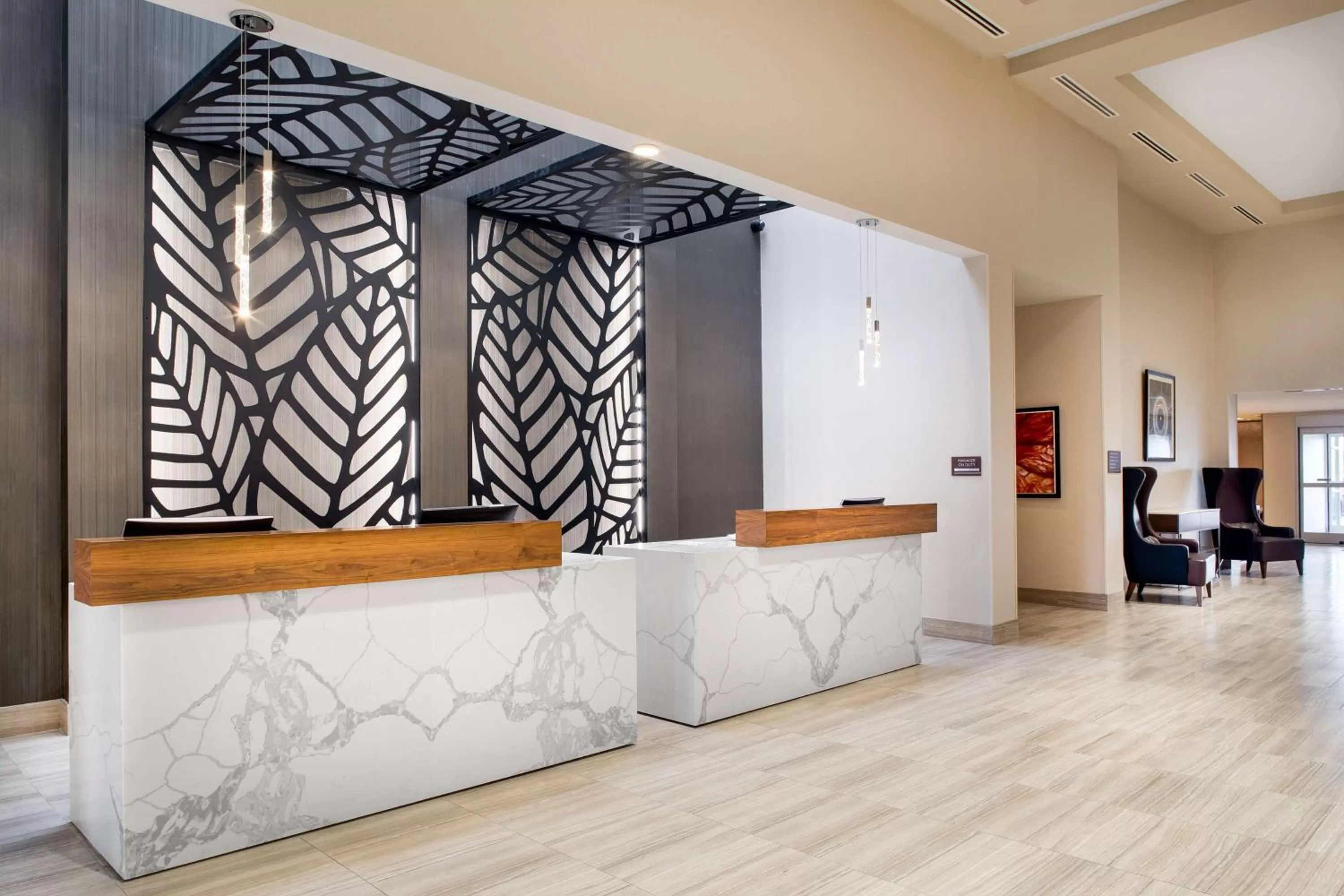 Lobby or reception in Doubletree by Hilton Toronto Airport, ON