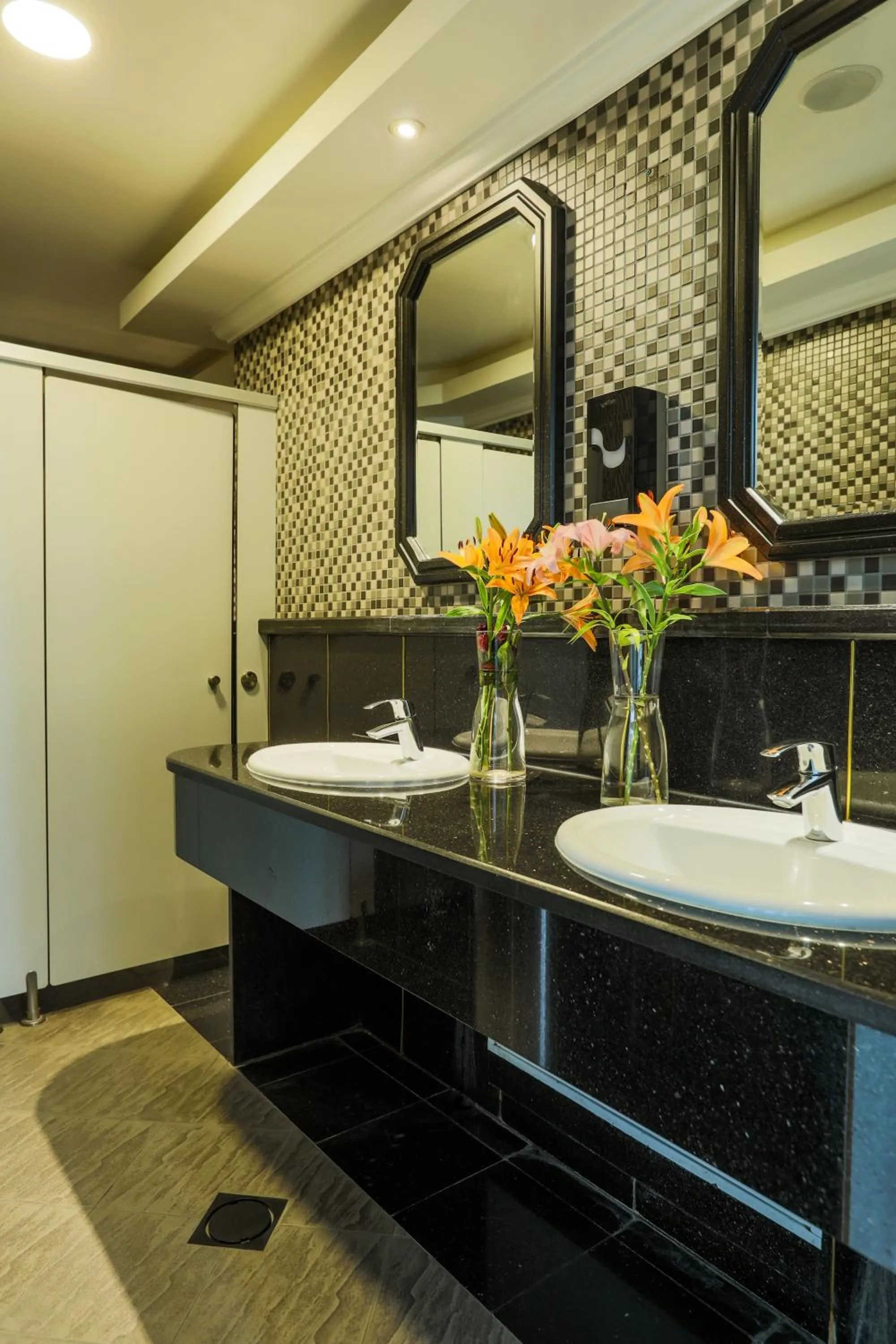 Bathroom in Bristol Hotel