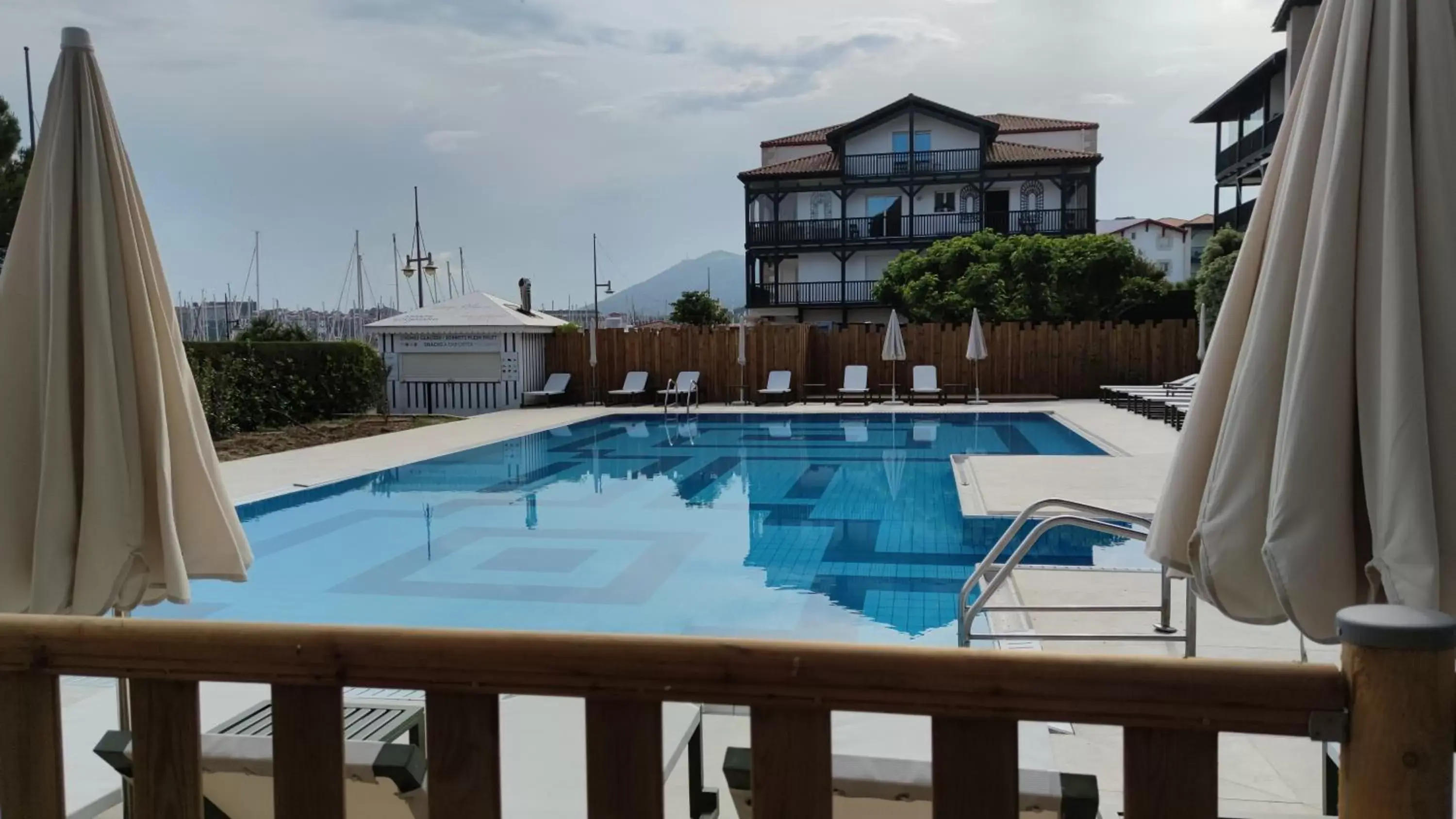 Swimming Pool in Hôtel Ibaia