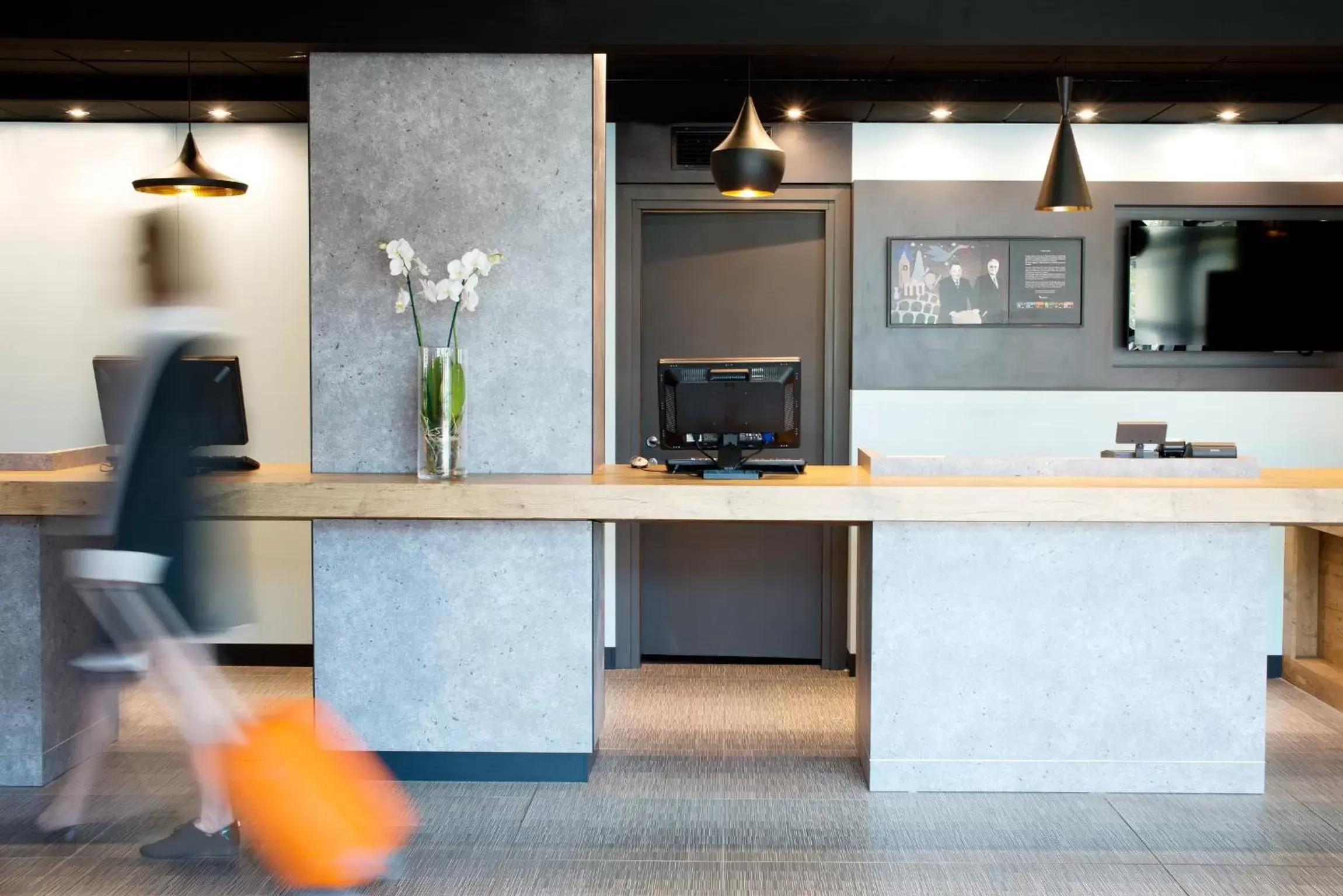 Lobby or reception, Kitchen/Kitchenette in Ibis Poznan Stare Miasto