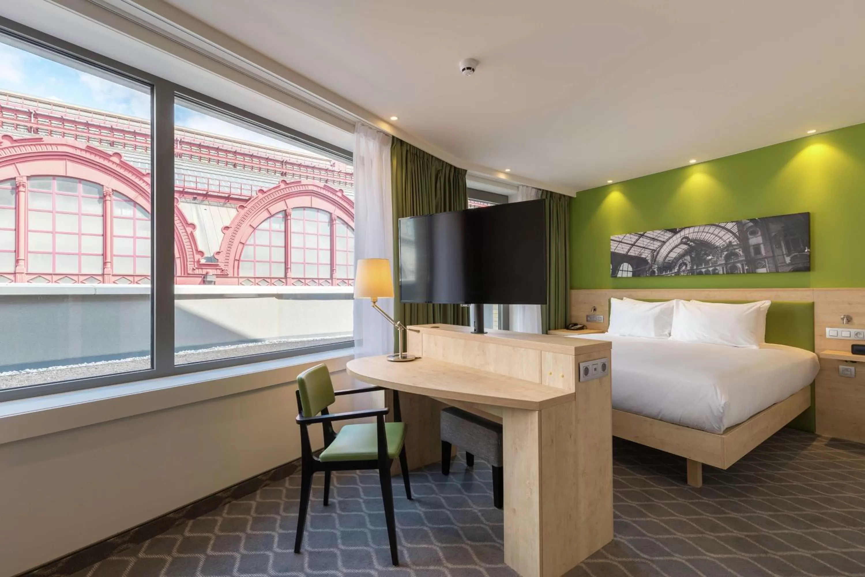Bedroom, Bed in Hampton By Hilton Antwerp Central Station