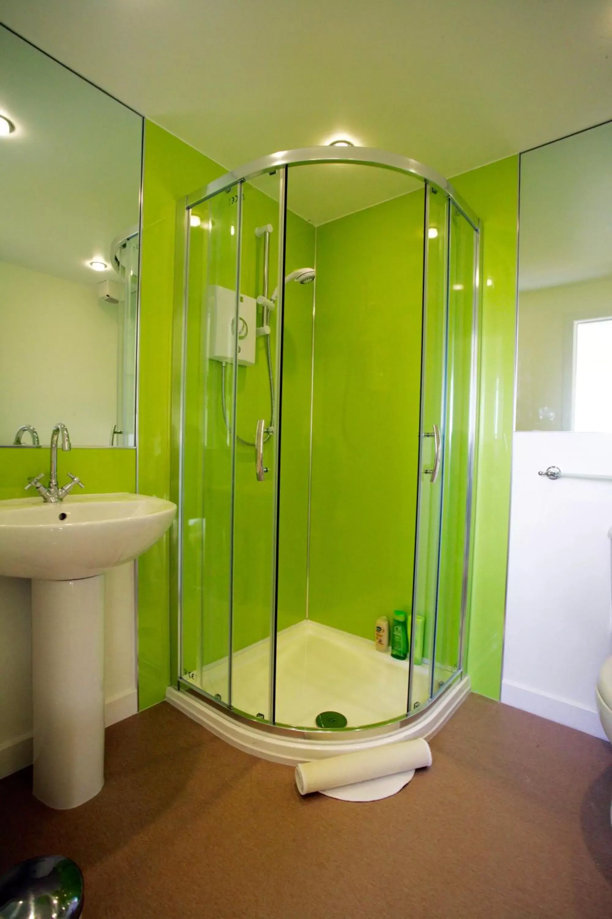 Shower, Bathroom in No12 Bed and Breakfast, St Andrews