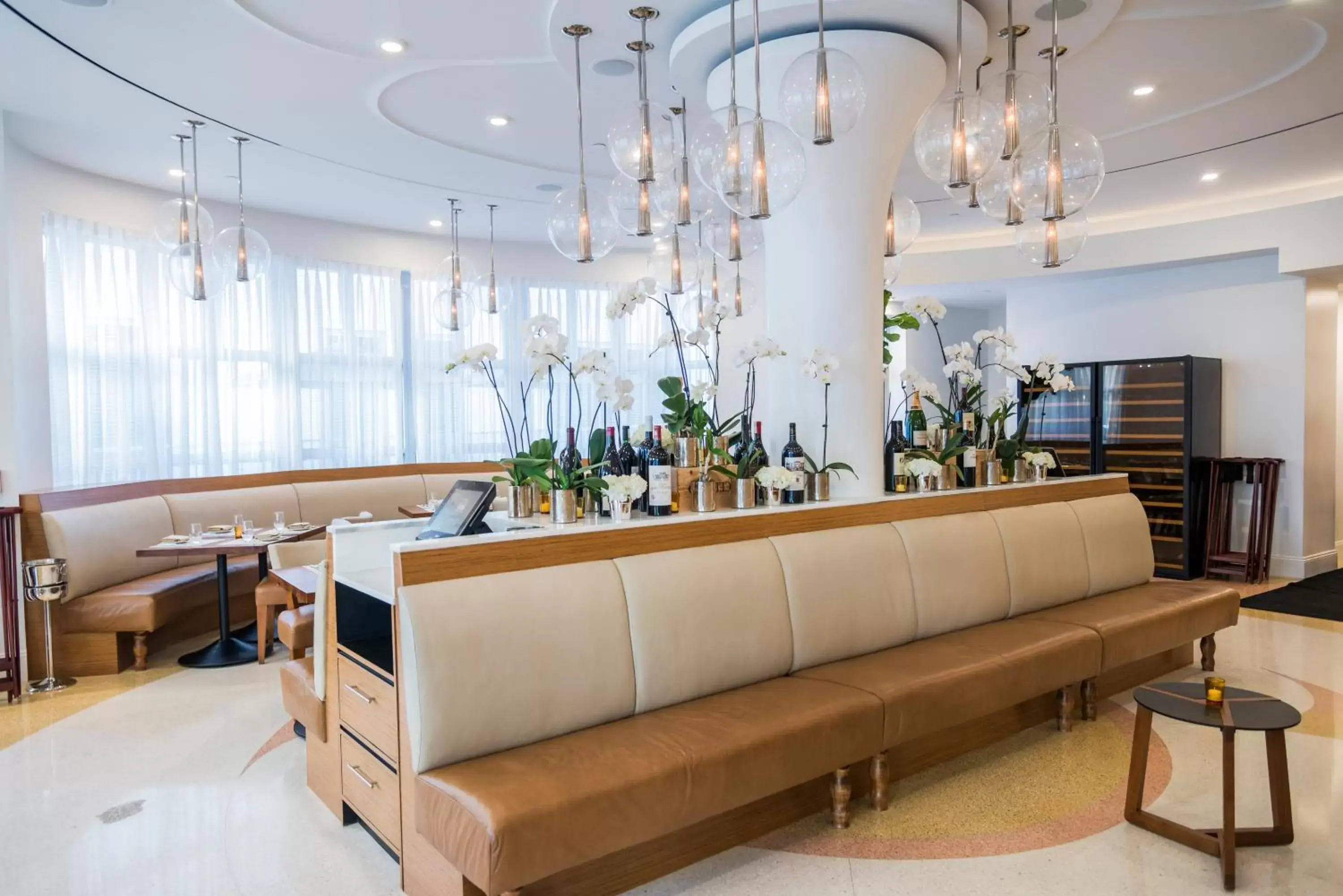 Food and drinks, Lobby/Reception in Berkeley Shore Hotel