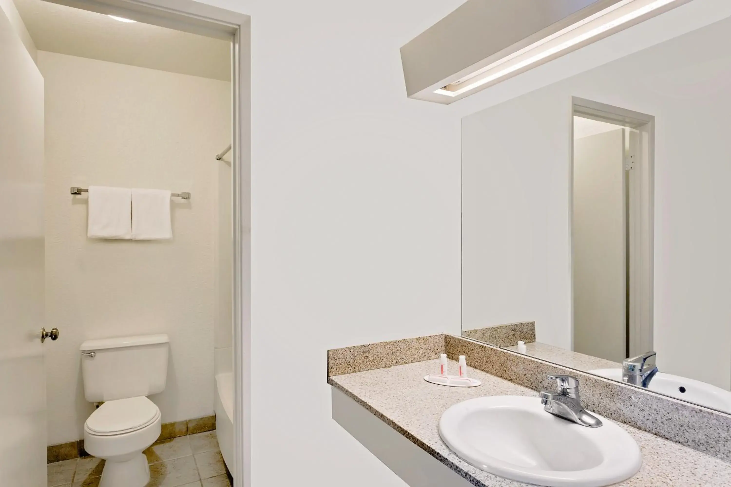 King Suite - single occupancy in Silver Queen Inn King Suite - single occupancy in Silver Queen Inn