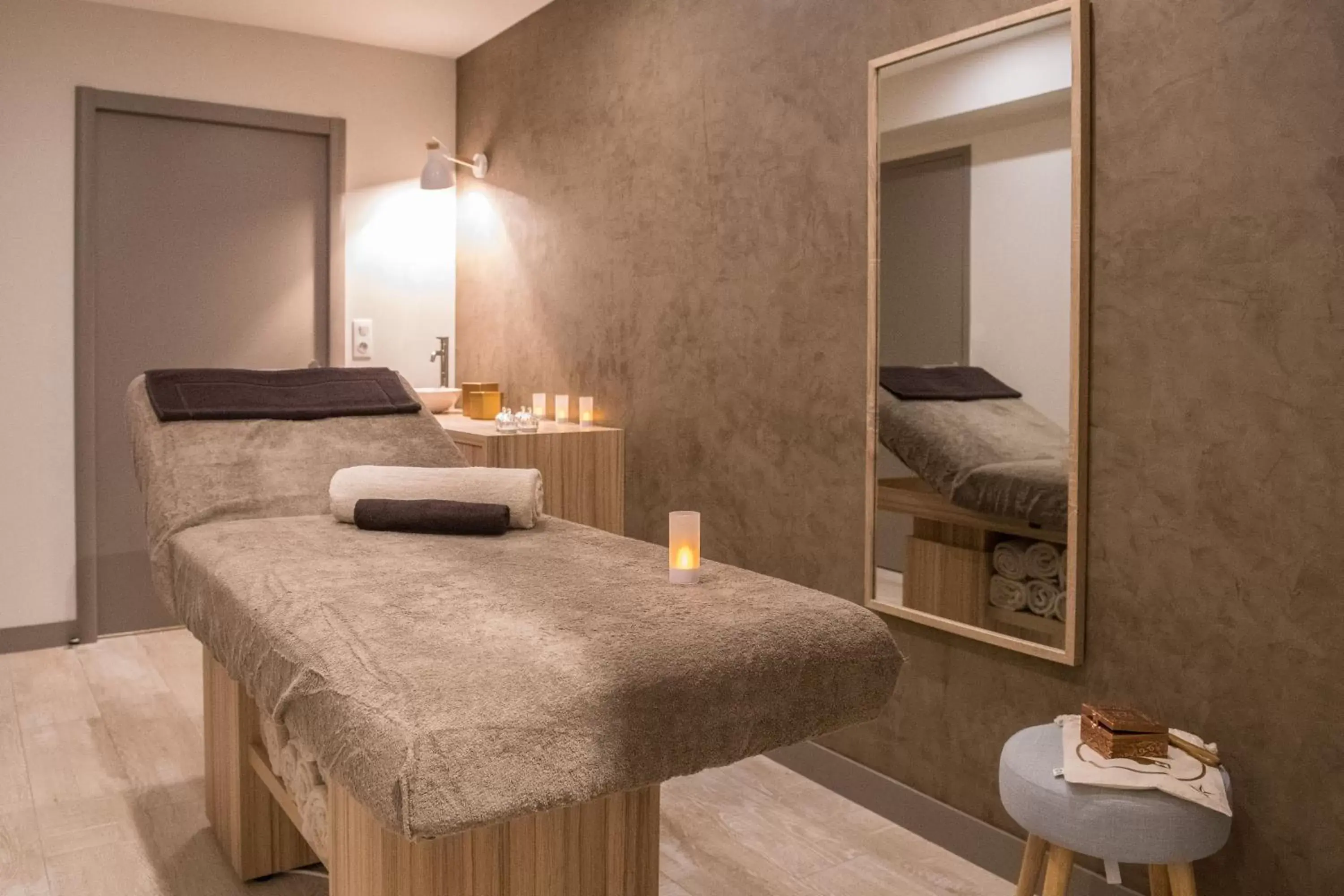 Massage, Bed in Best Western Plus Villa Saint Antoine Hotel & Spa