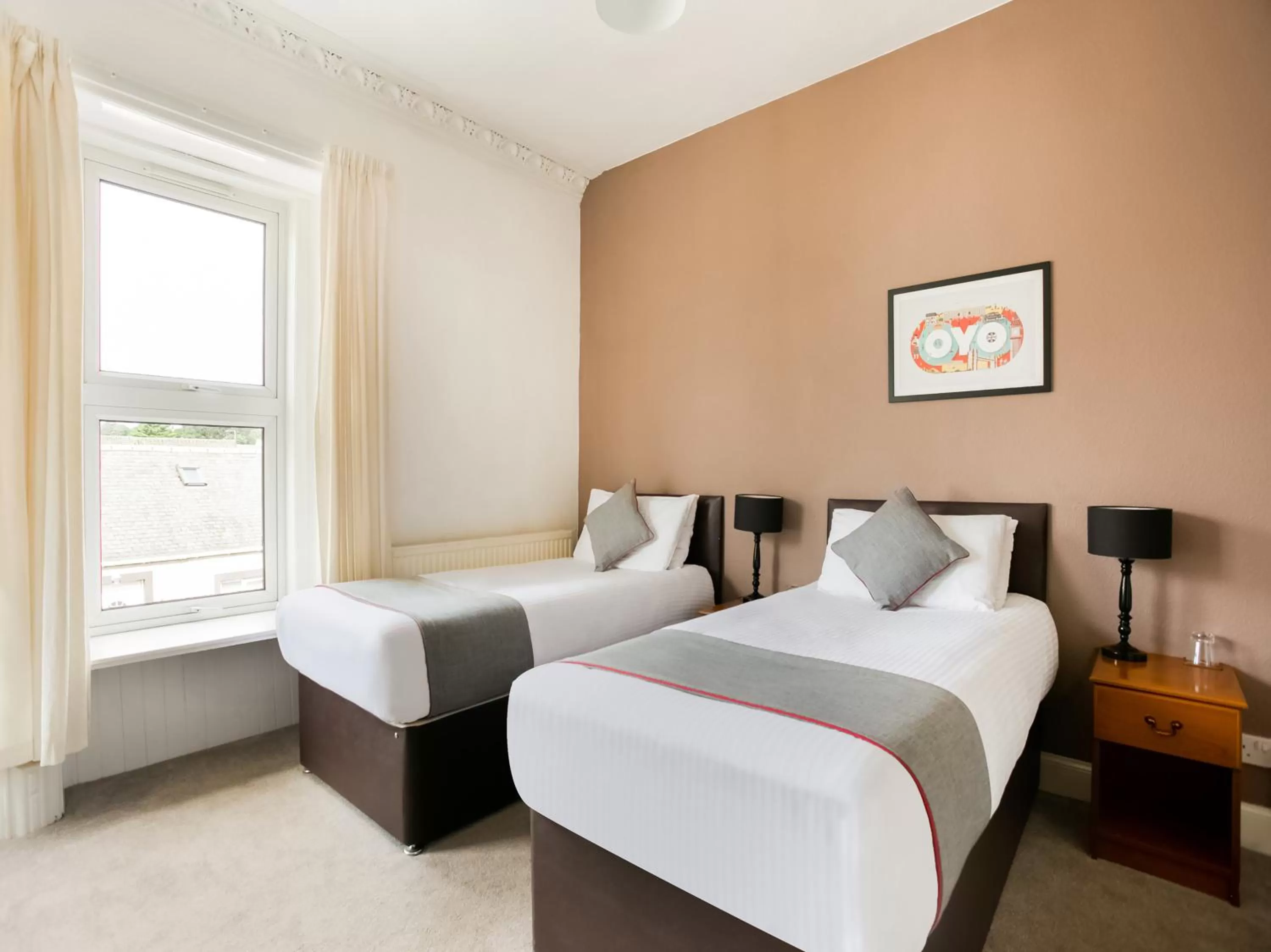 Photo of the whole room, Bed in Corner Hotel