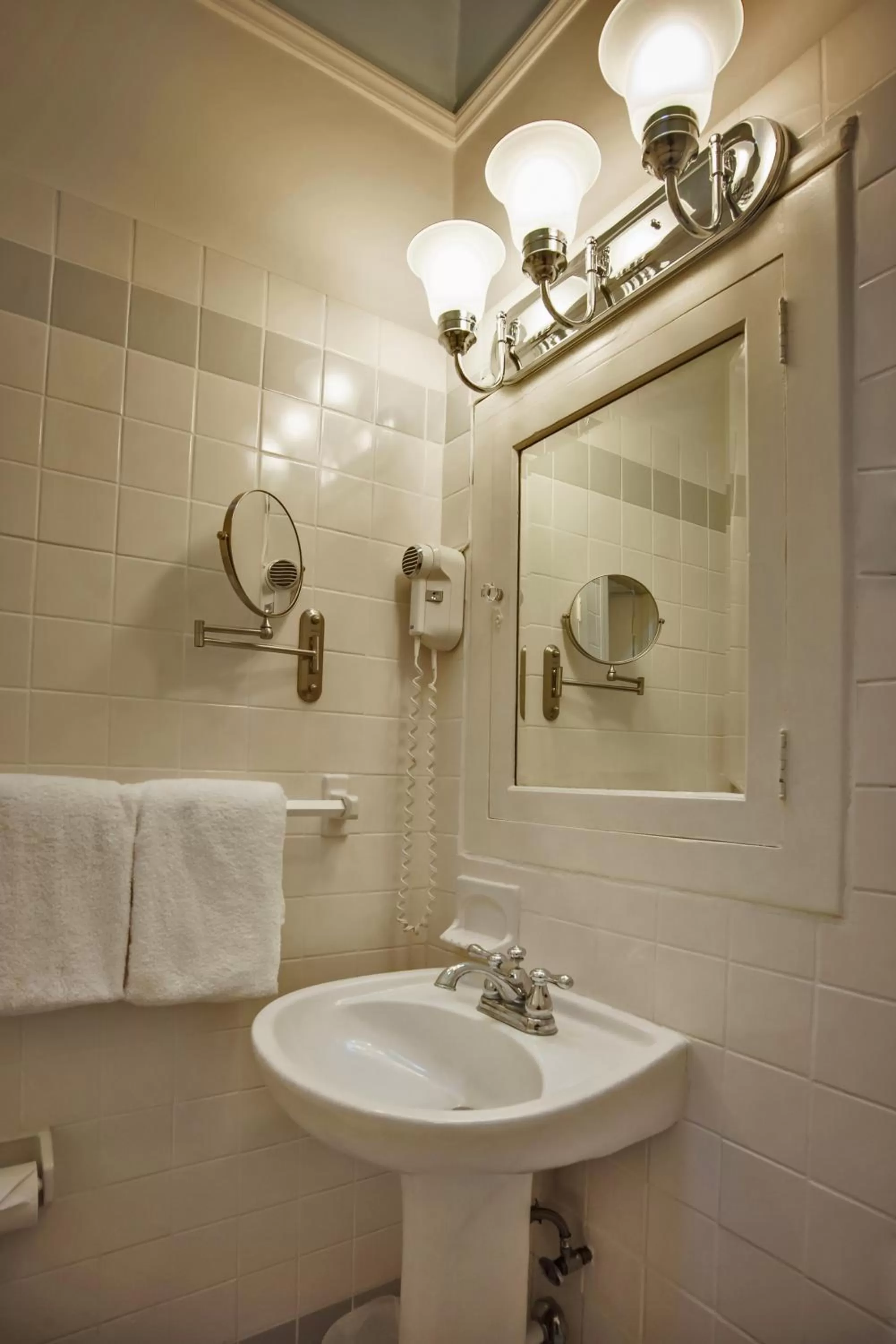 Bathroom in Hotel Melia Ponce