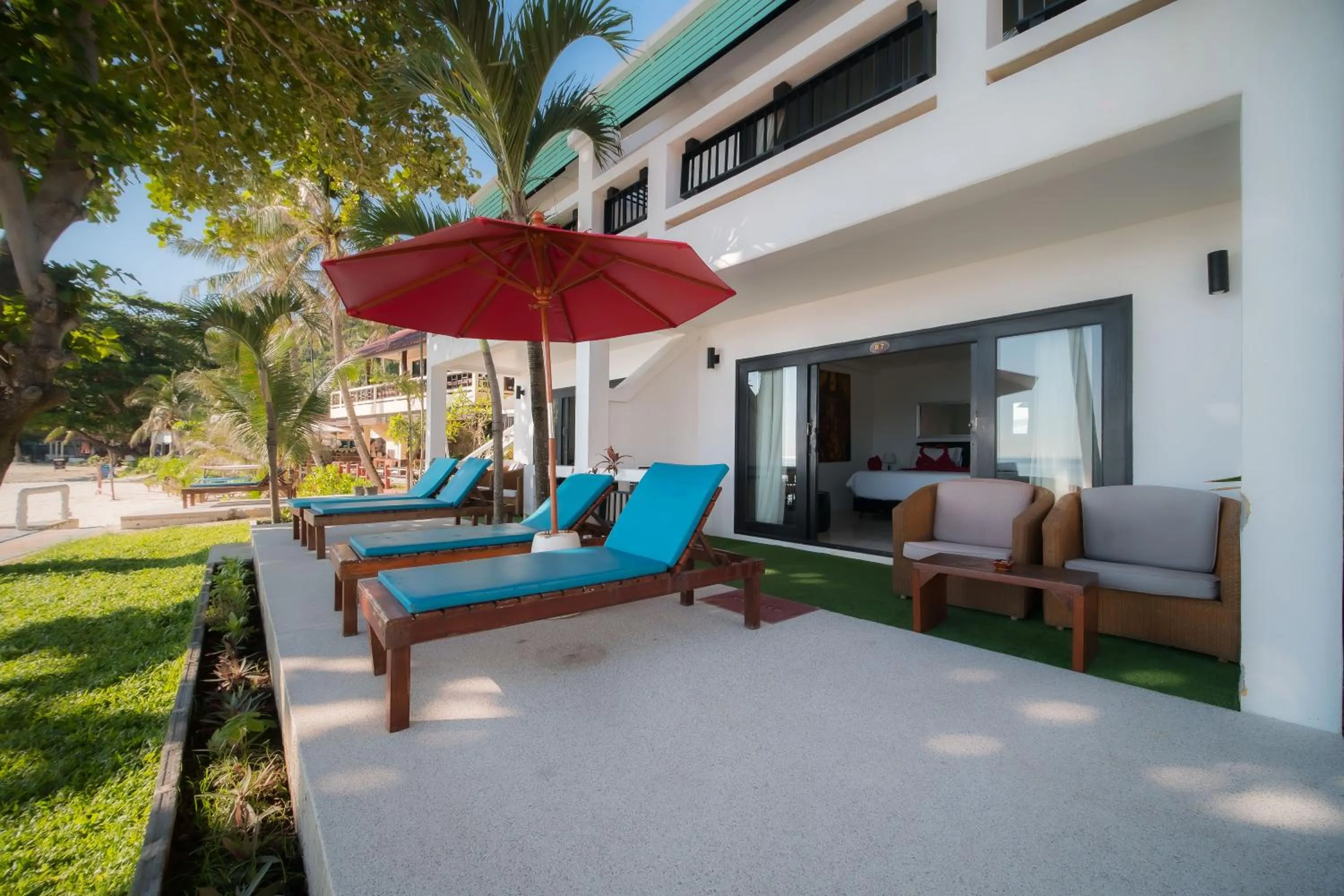 Property building in Crystal Bay Beach Resort