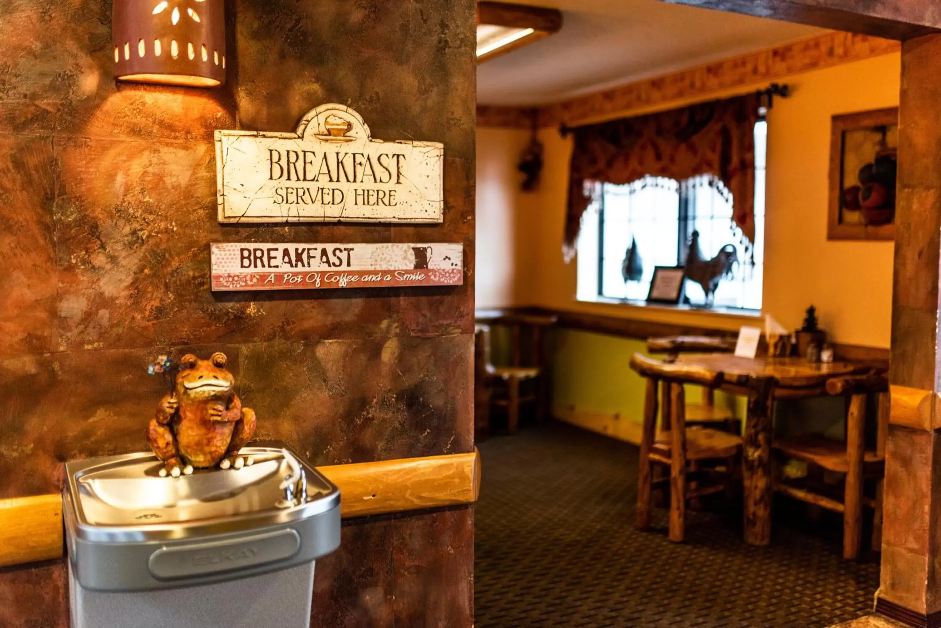 Continental breakfast in Gateway Inn and Suites