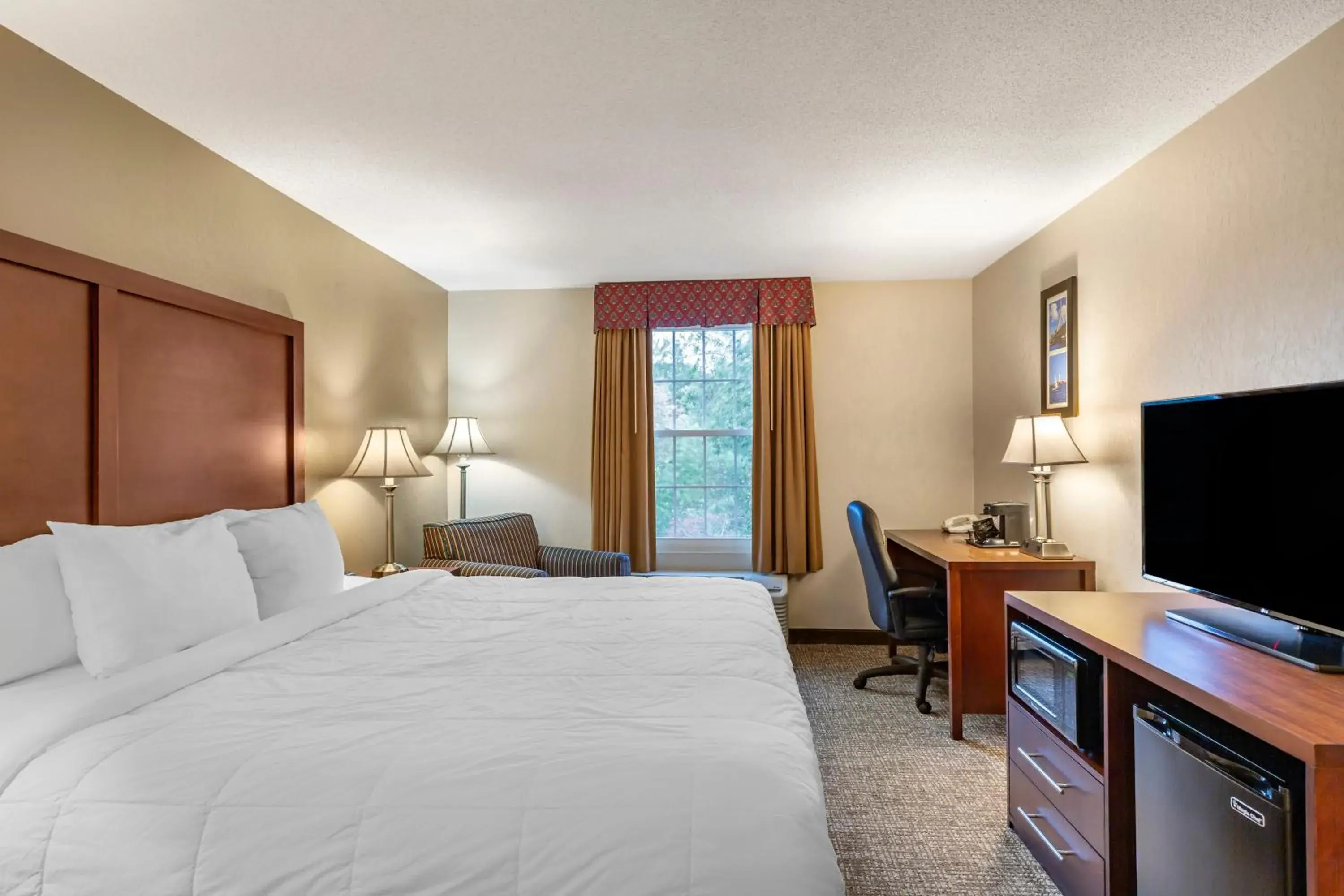 TV and multimedia, Bed in Comfort Inn Foxboro - Mansfield
