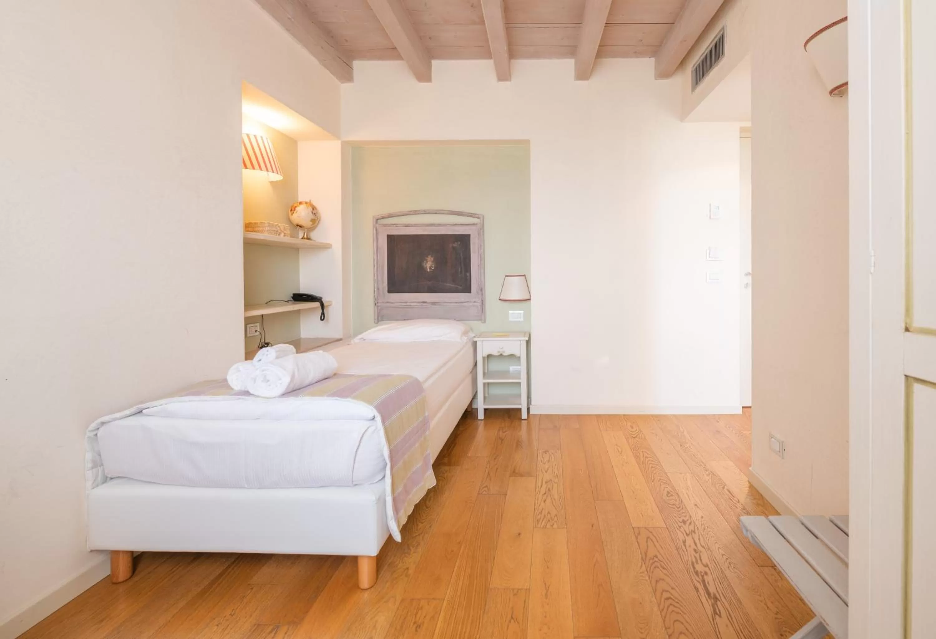 Photo of the whole room, Bed in Hotel Villa Moron