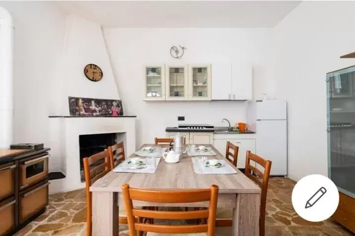 Dining Area in Albero della musica