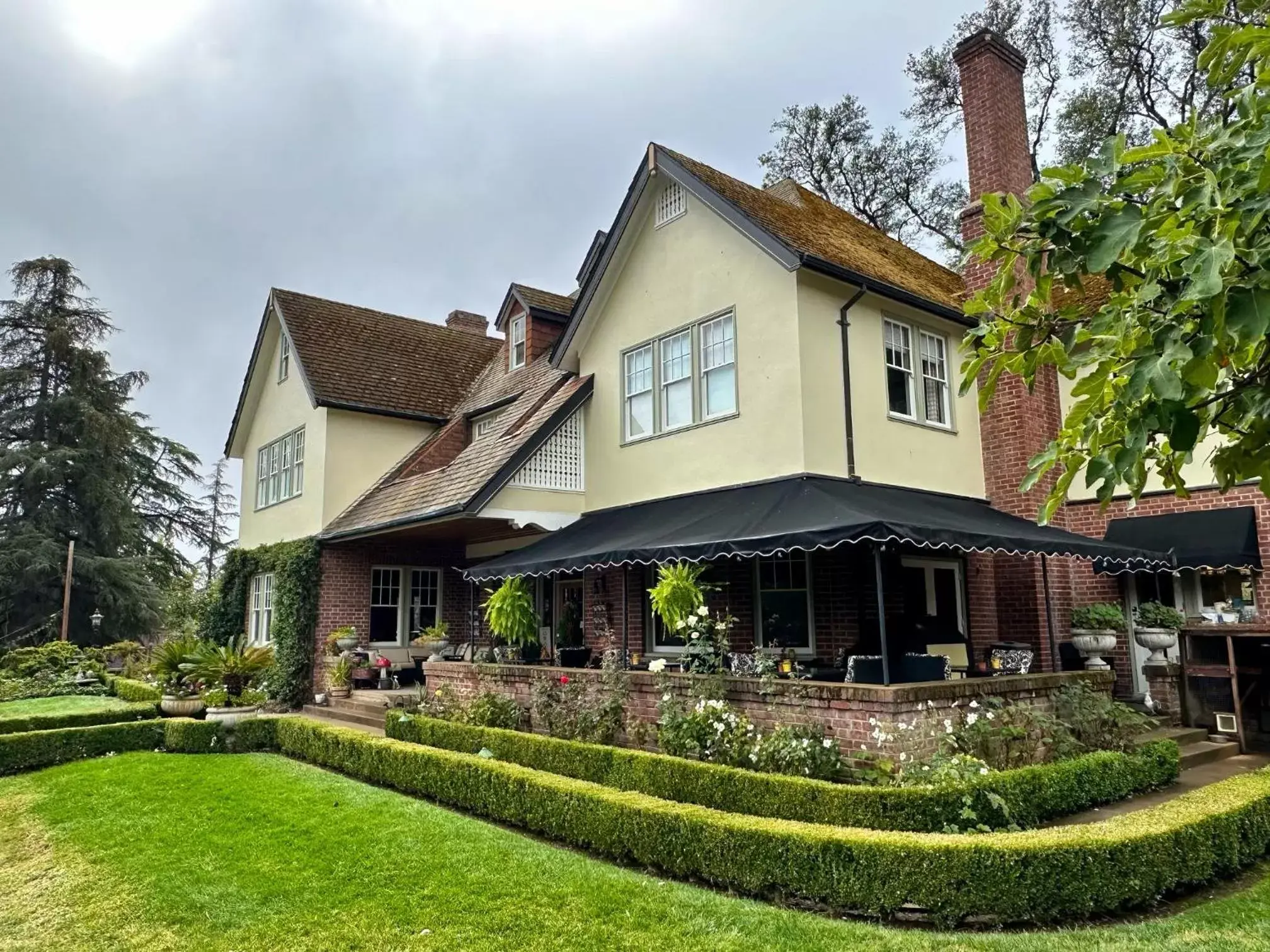 Property Building in The Inn on Knowles Hill Bed & Breakfast Hotel