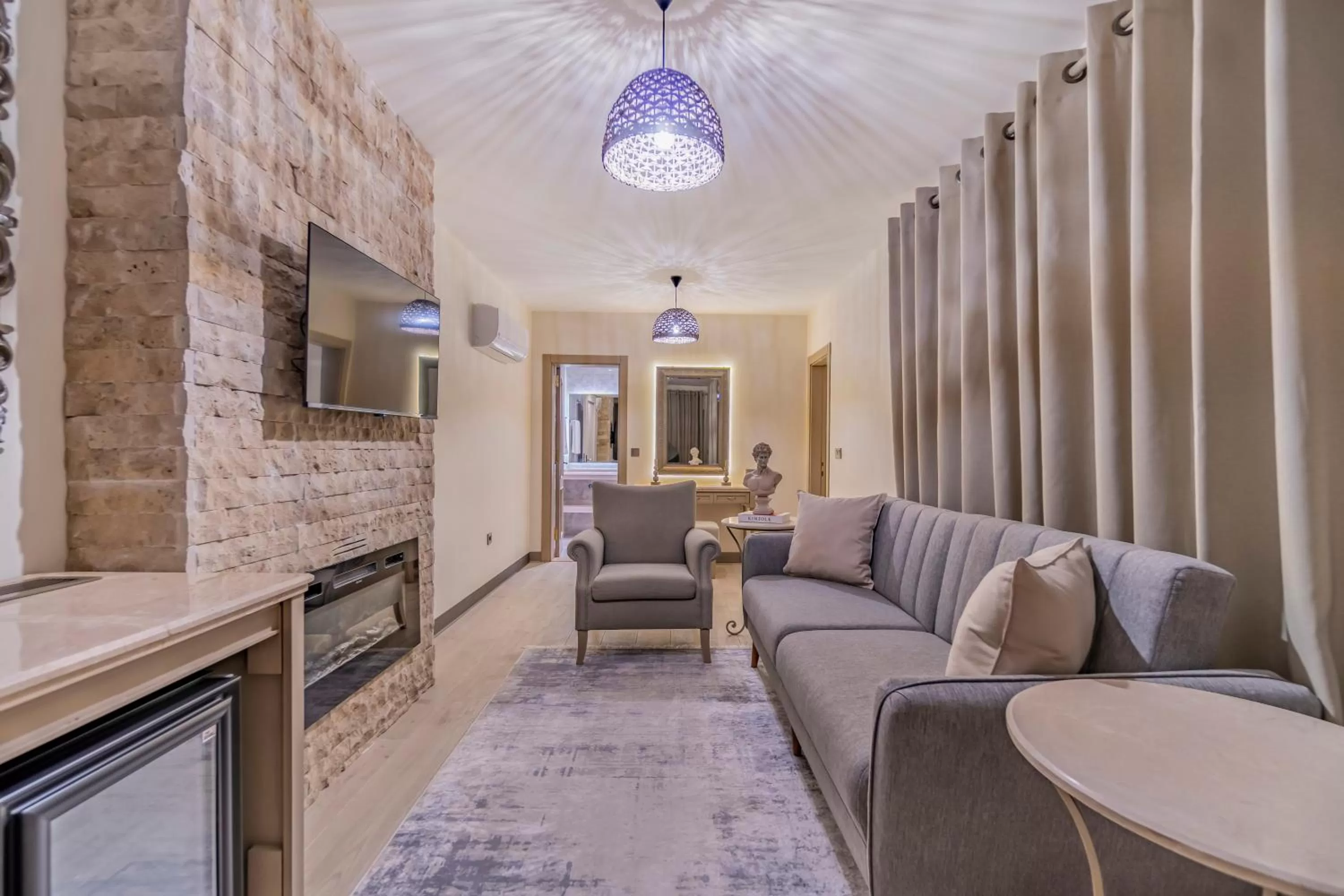 Communal lounge/ TV room in Manzara Boutique Hotel - Adults Only