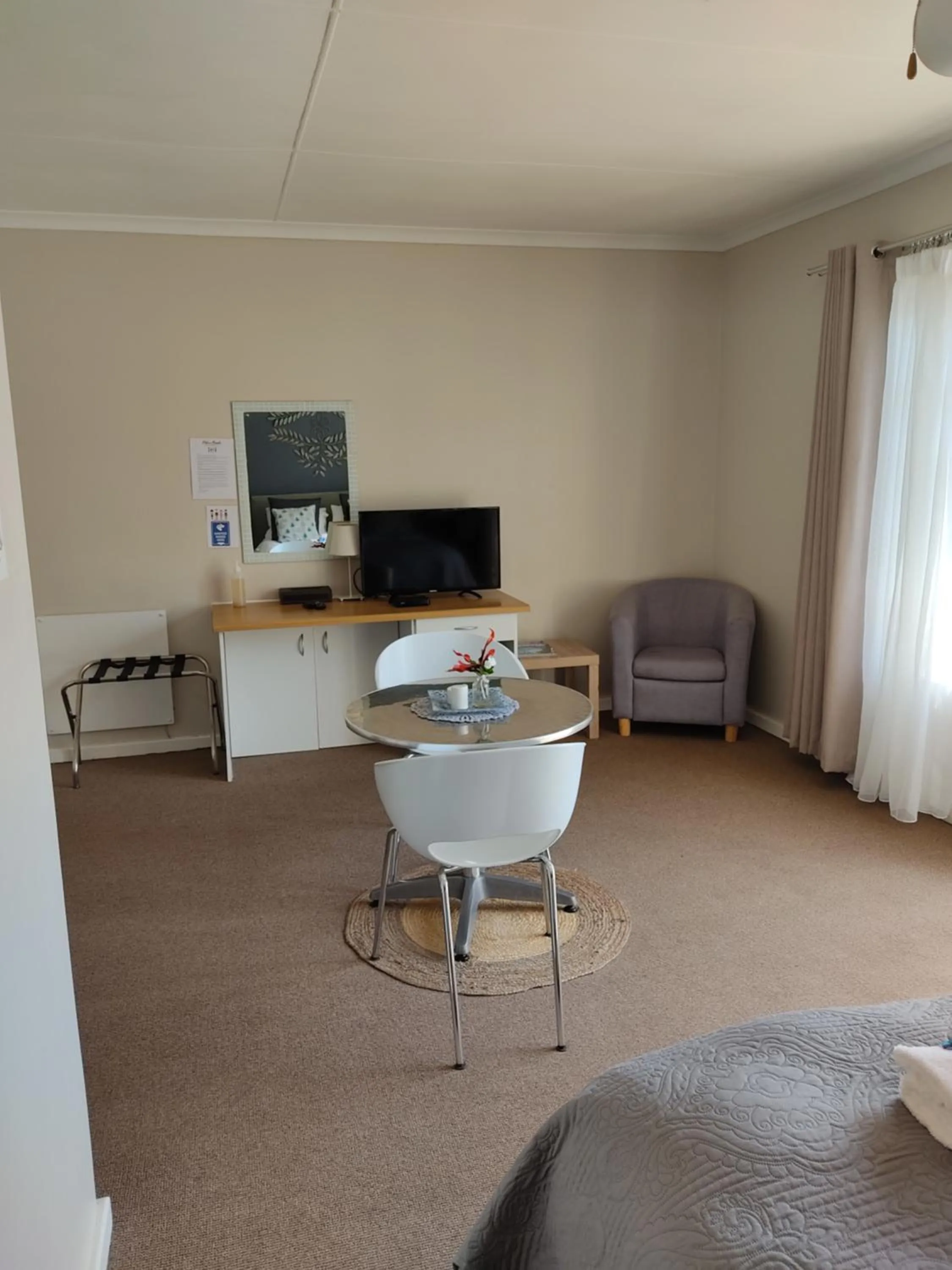 TV and multimedia in Palm Beach Guesthouse