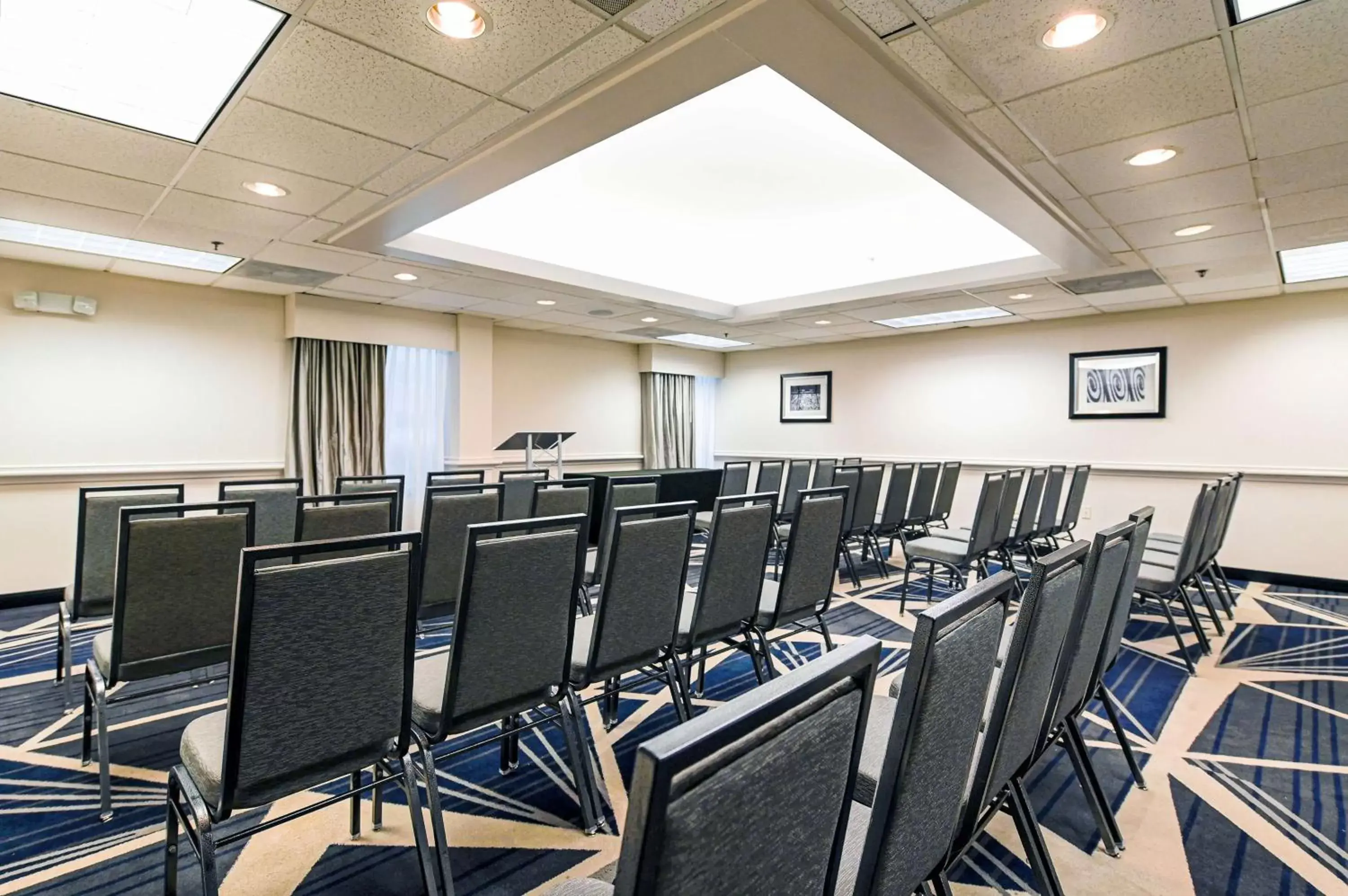 Meeting/conference room in DoubleTree by Hilton Hotel Richmond - Midlothian