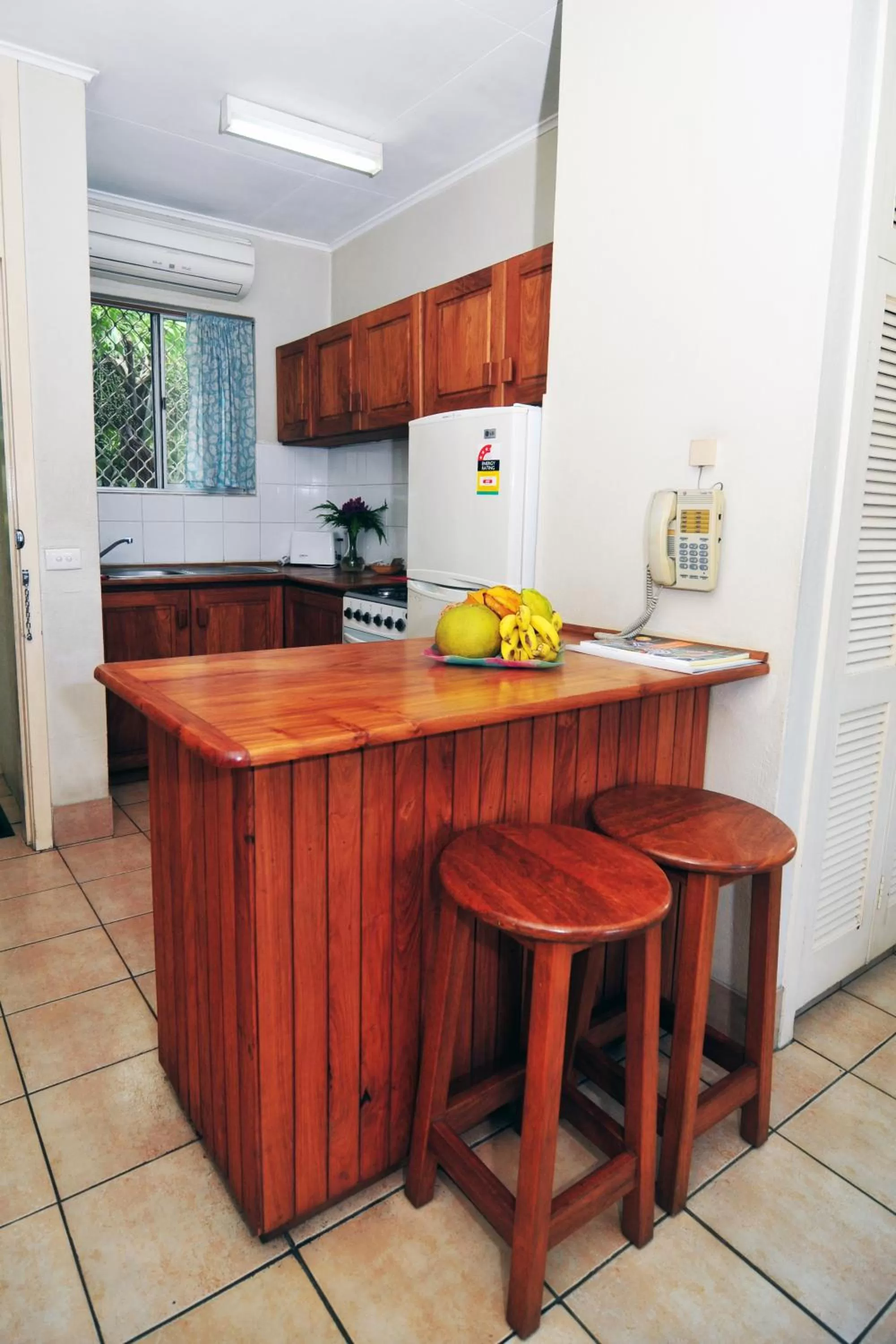 Kitchen or kitchenette, Kitchen/Kitchenette in Coral Motel & Apartments