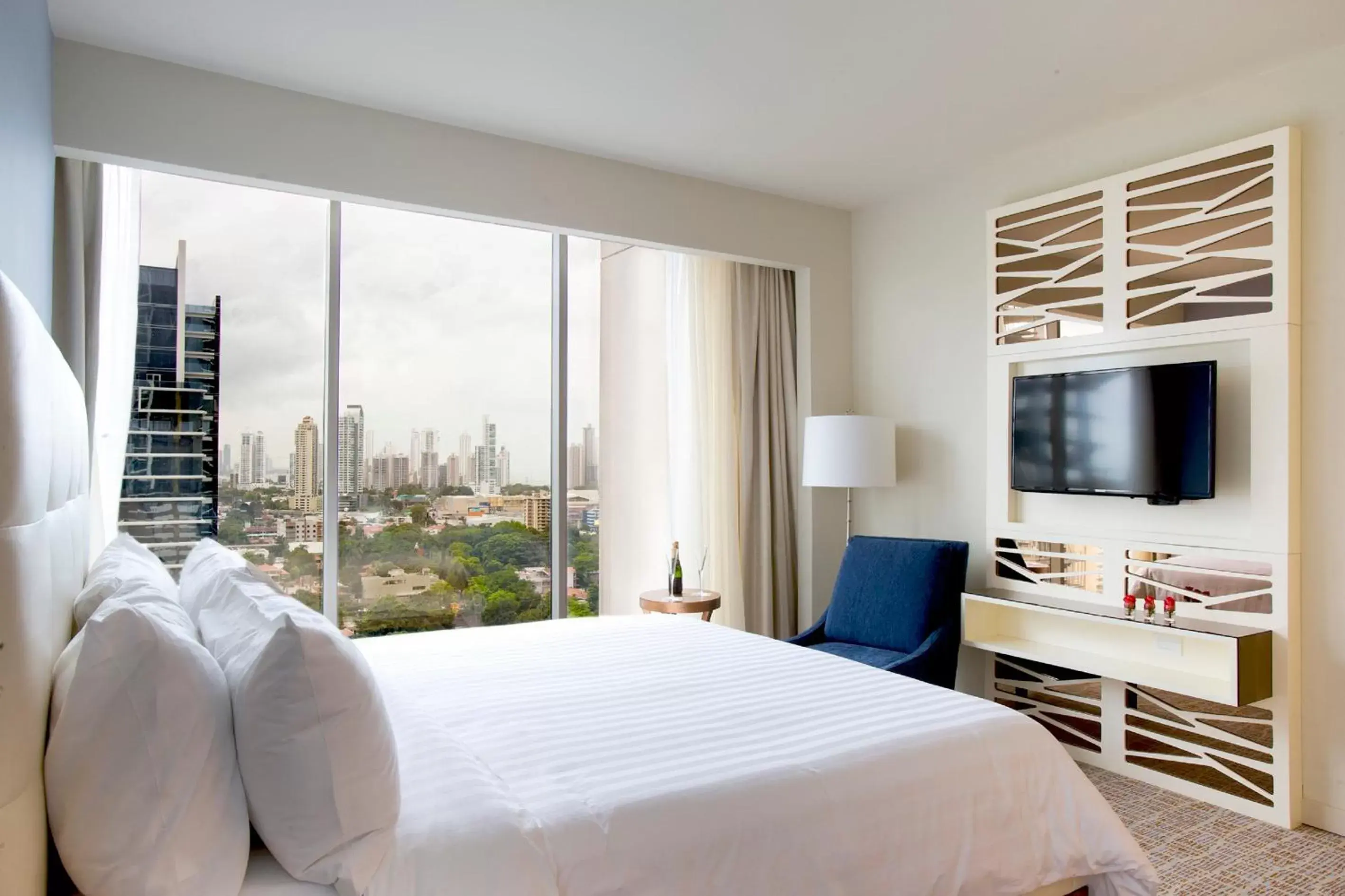 Bedroom, Bed in Global Hotel Panama