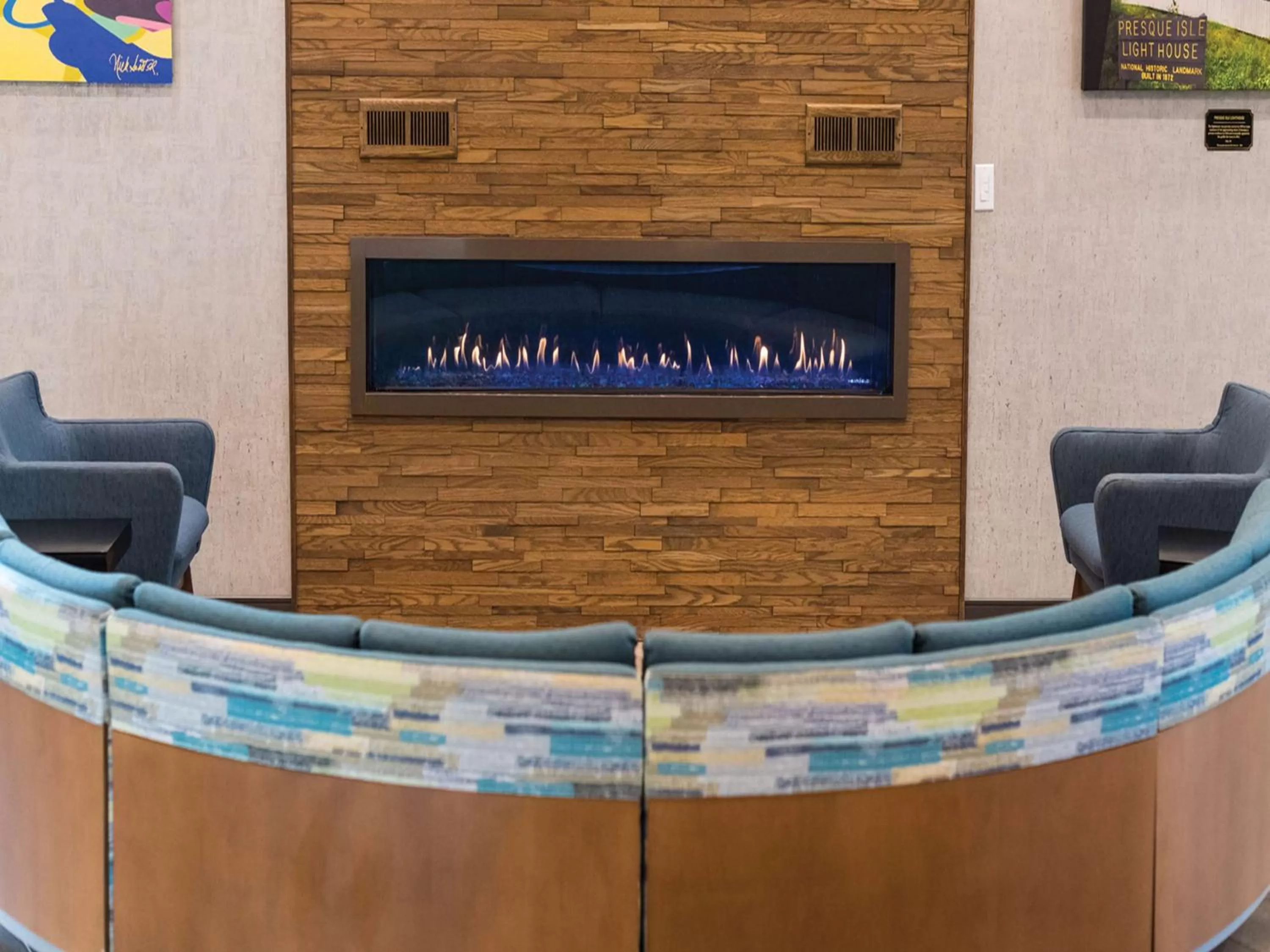 Lobby or reception in Hampton Inn & Suites Erie Bayfront