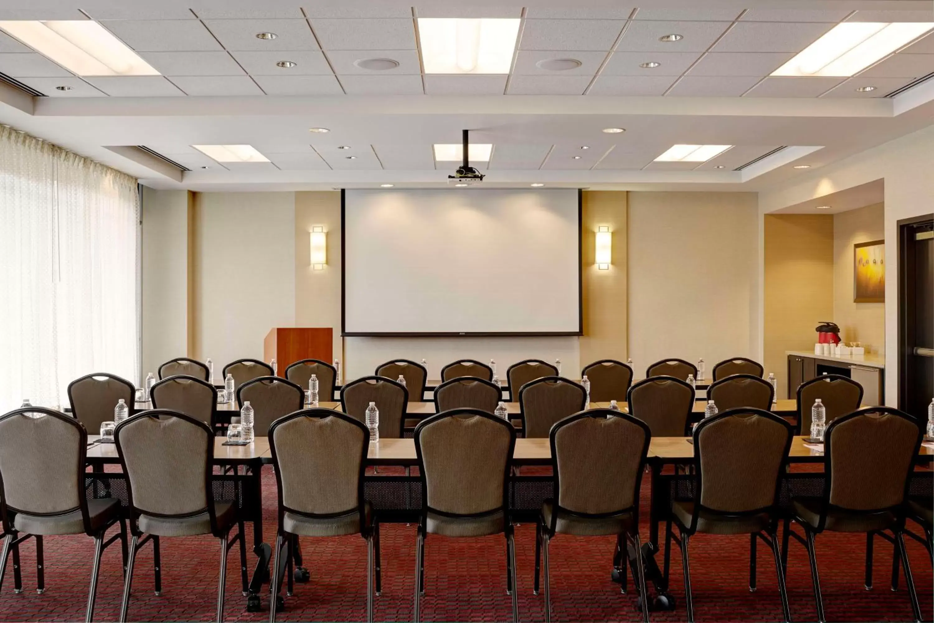 Meeting/conference room in Hyatt Place New York Yonkers