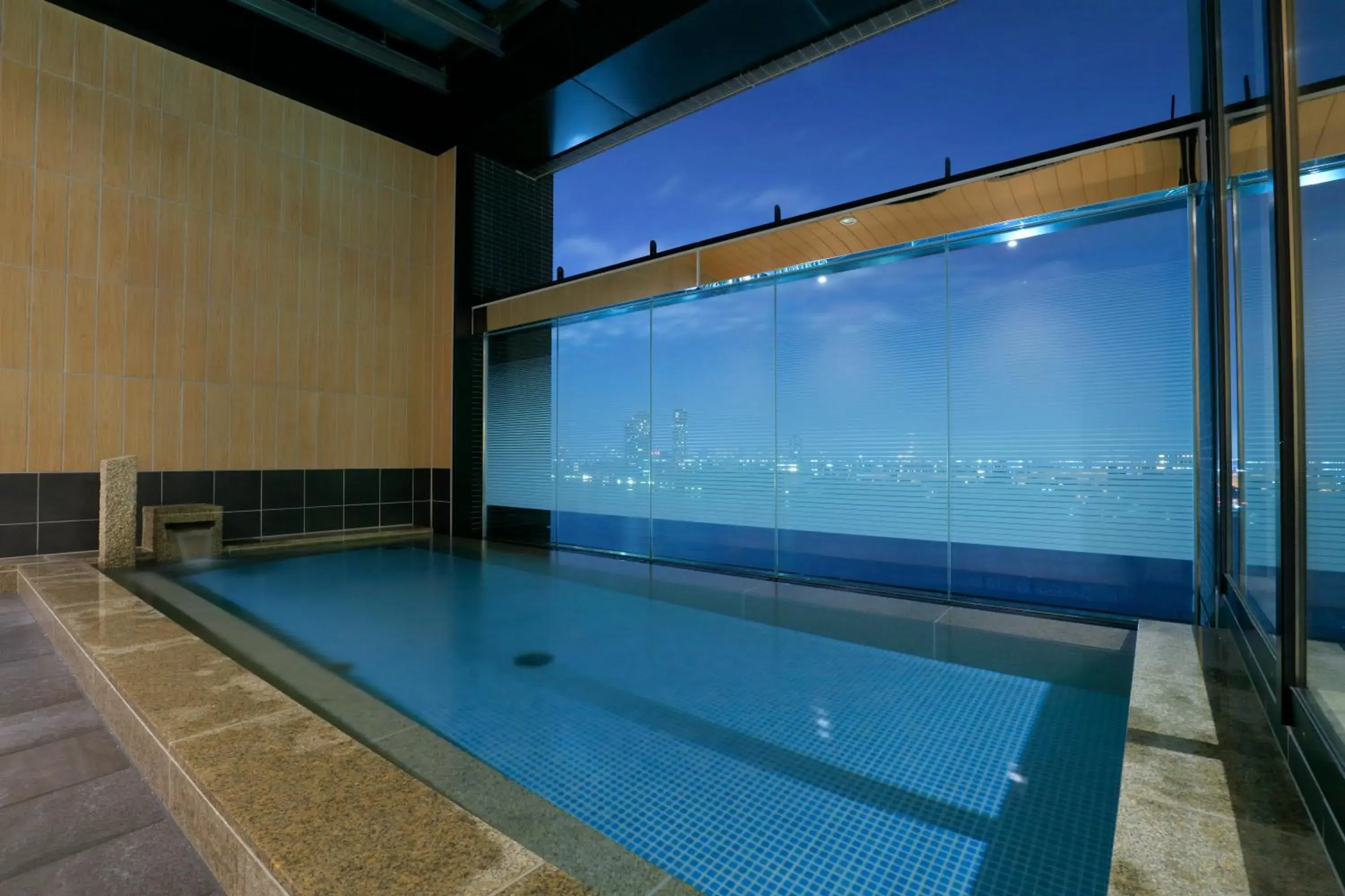 Area and facilities, Swimming Pool in The Singulari Hotel & Skyspa at Universal Studios Japan