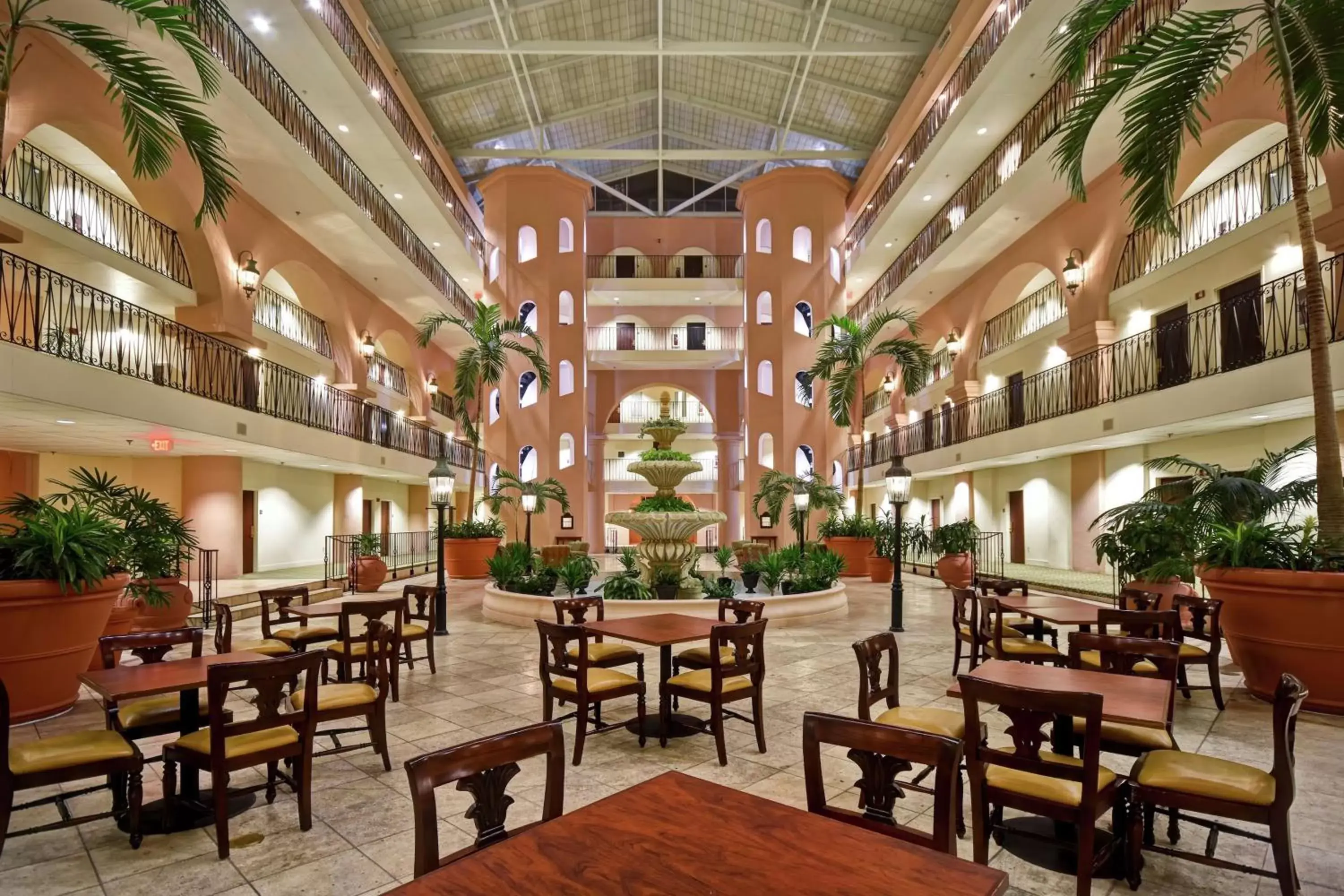 Lobby or reception, Restaurant/Places to Eat in Embassy Suites Charleston - Historic District