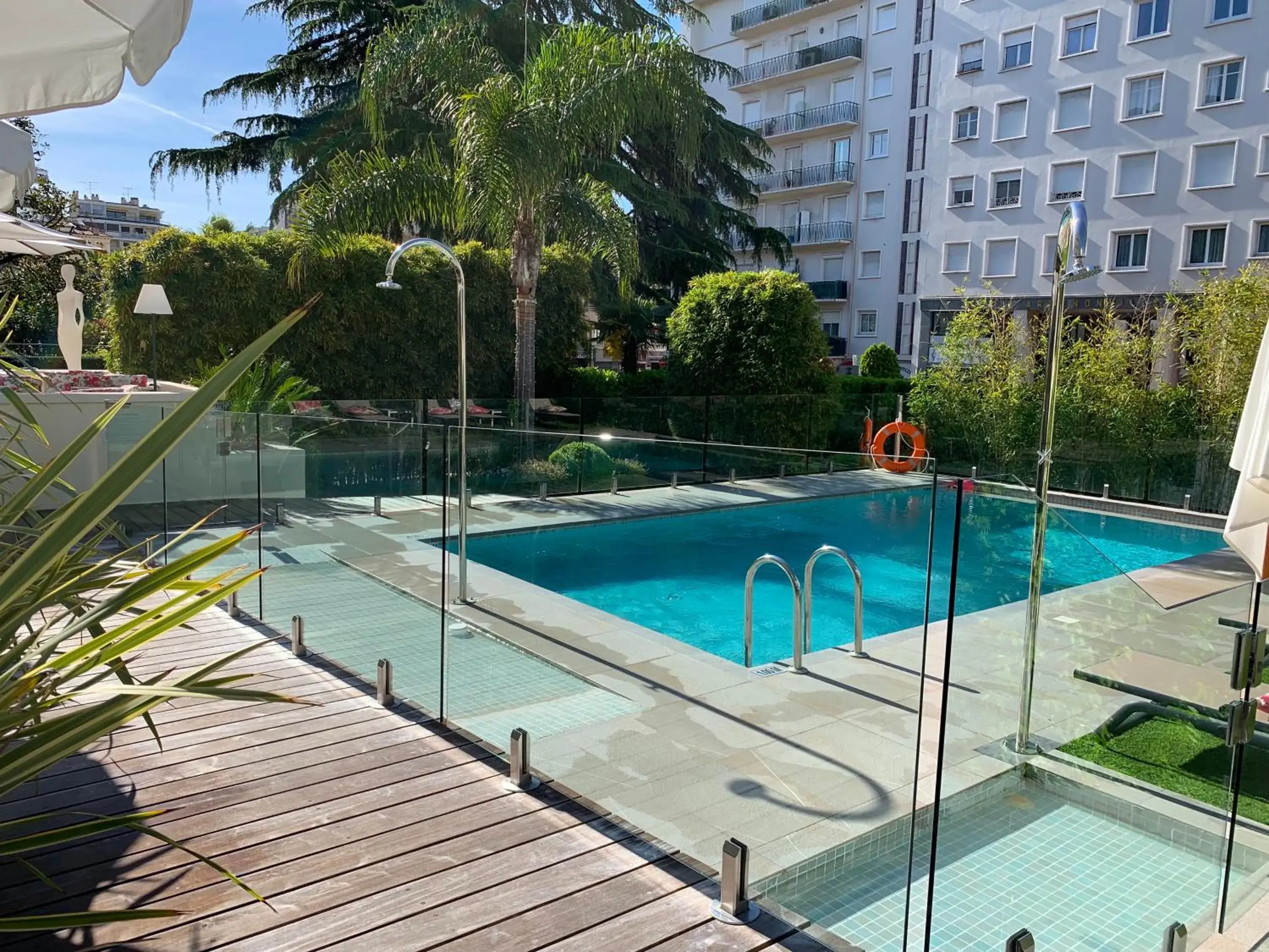 Pool view, Swimming Pool in Hôtel Le Canberra