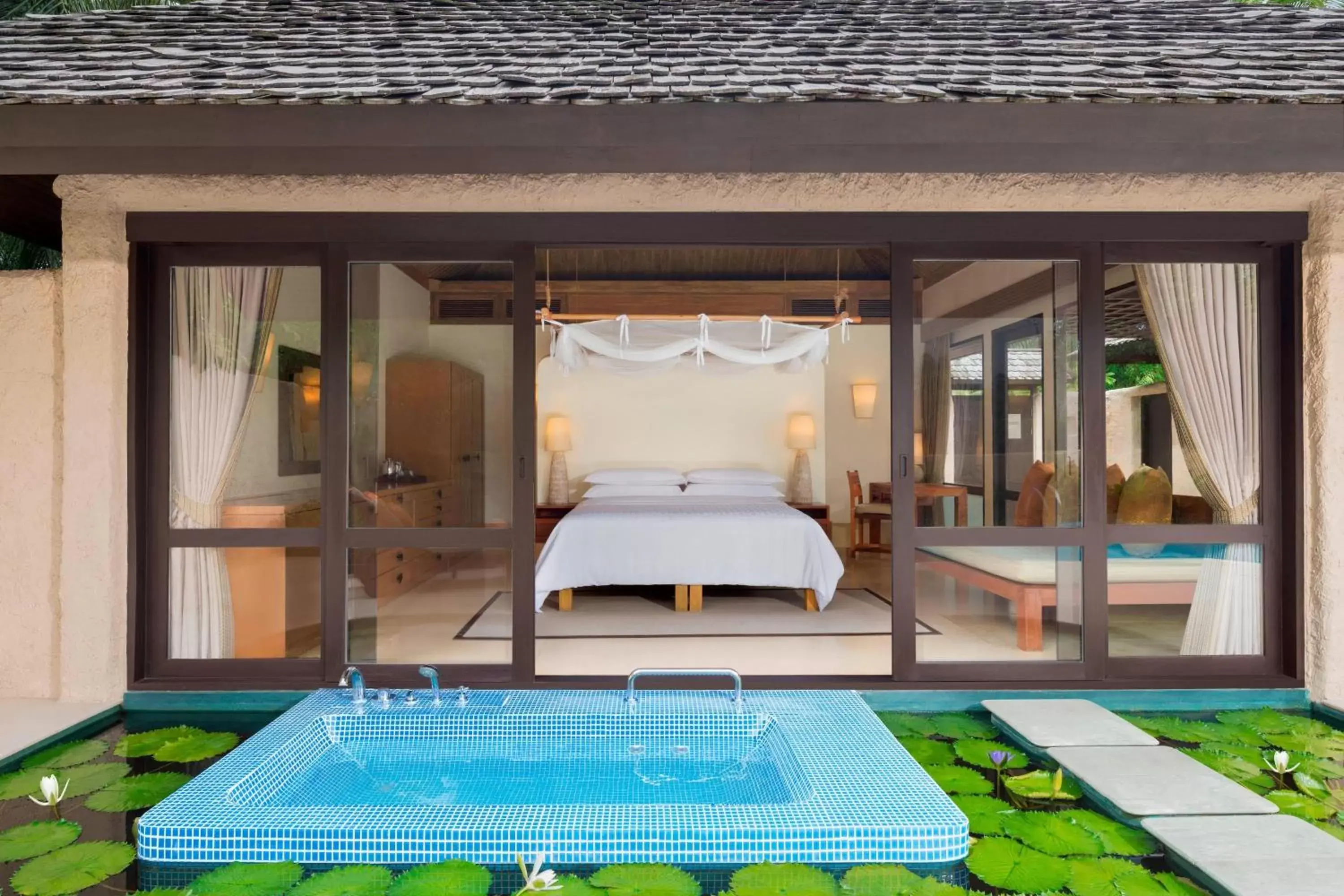 Swimming pool in Sheraton Hua Hin Pranburi Villas