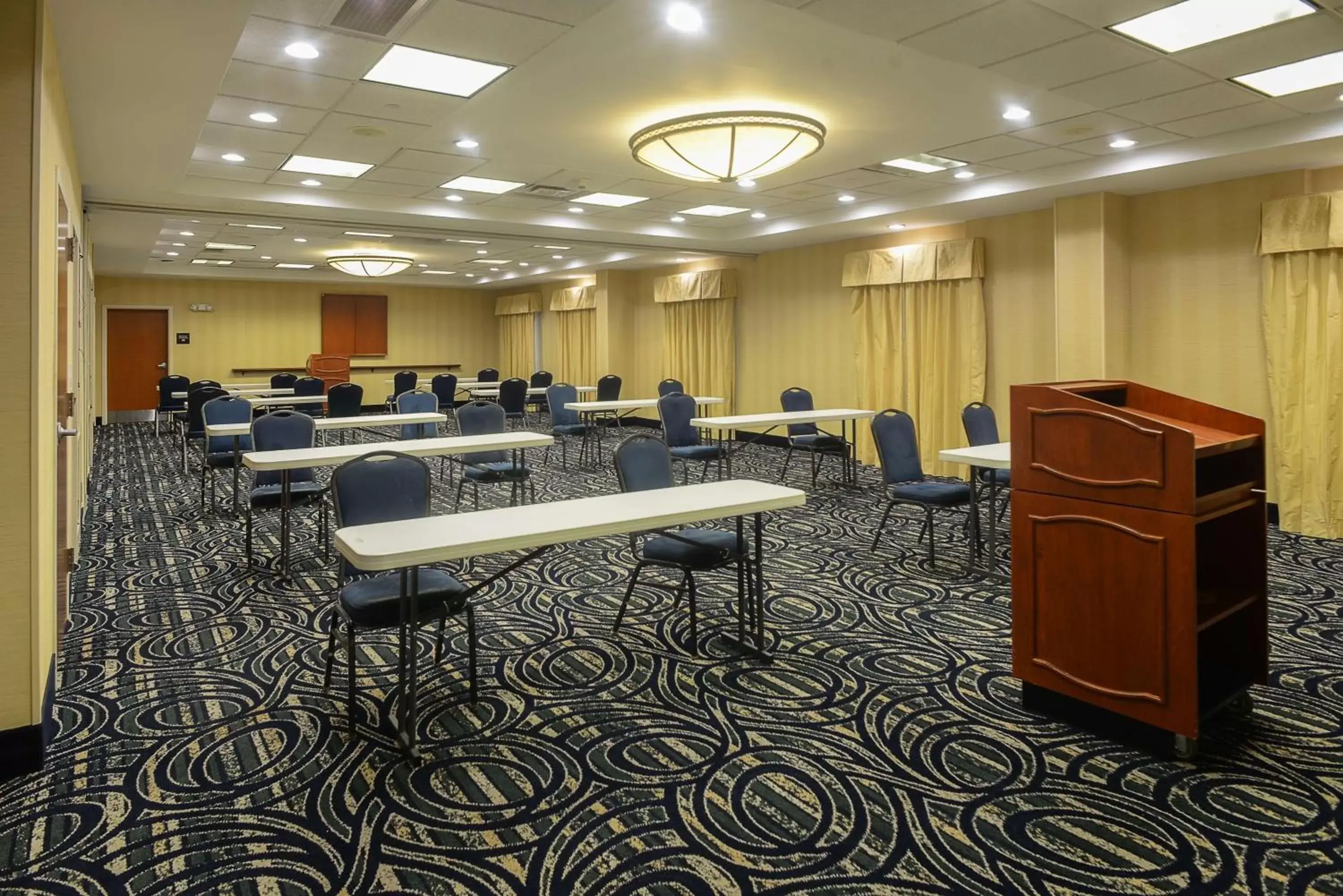 Meeting/conference room in Hampton Inn & Suites Atlanta-Six Flags