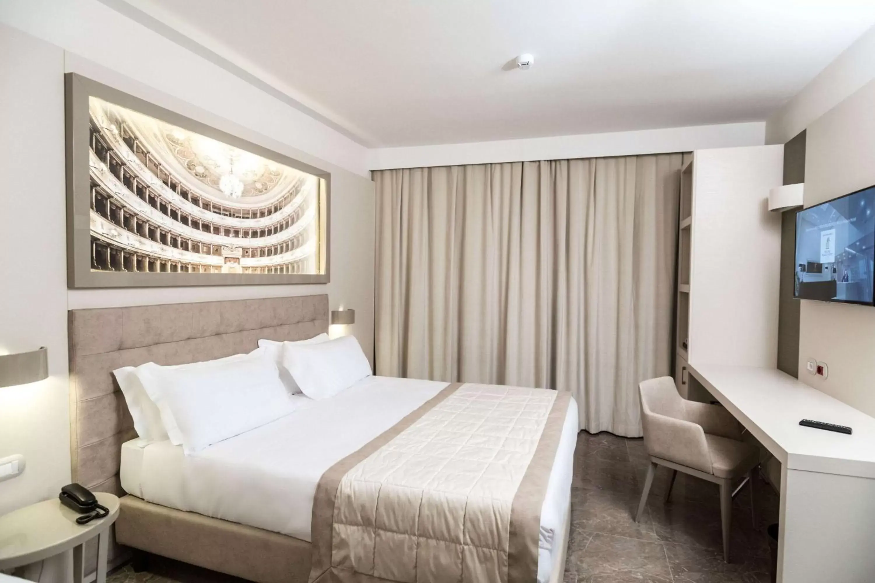 Classic Double Room in Best Western Premier Milano Palace Hotel Classic Double Room in Best Western Premier Milano Palace Hotel