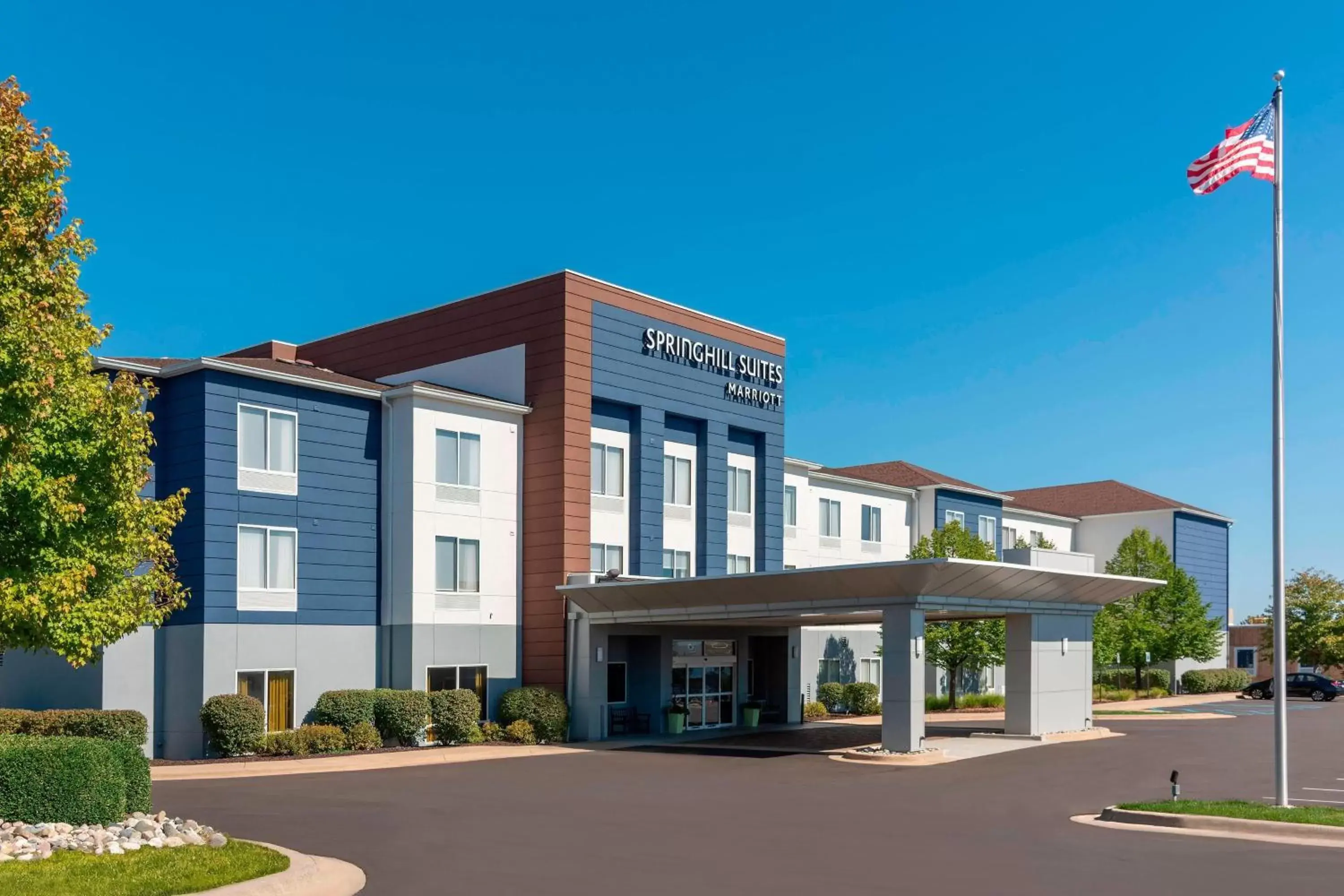 Property Building in SpringHill Suites Grand Rapids North