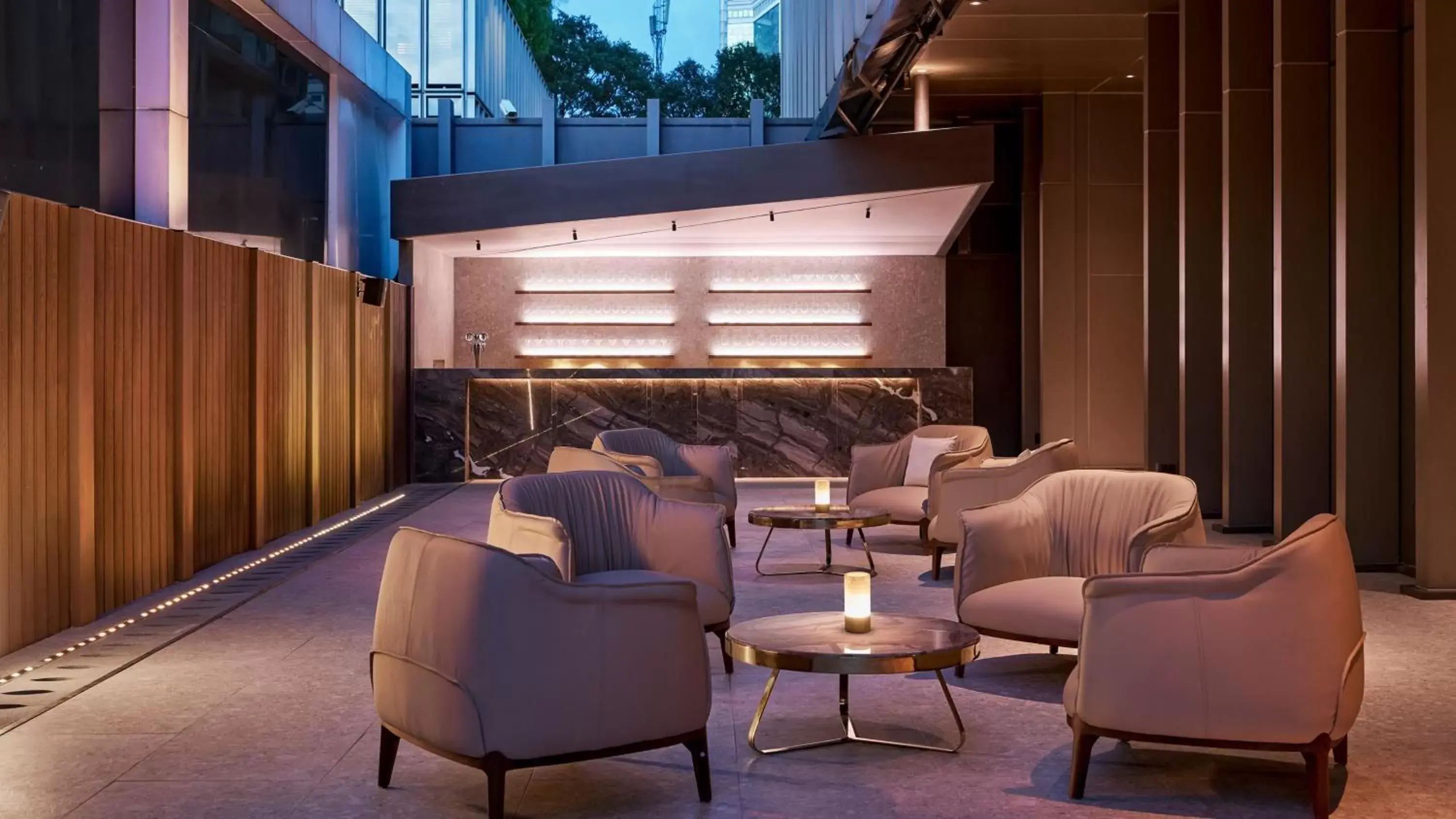 Restaurant/places to eat, Lounge/Bar in InterContinental Residences Saigon, an IHG Hotel