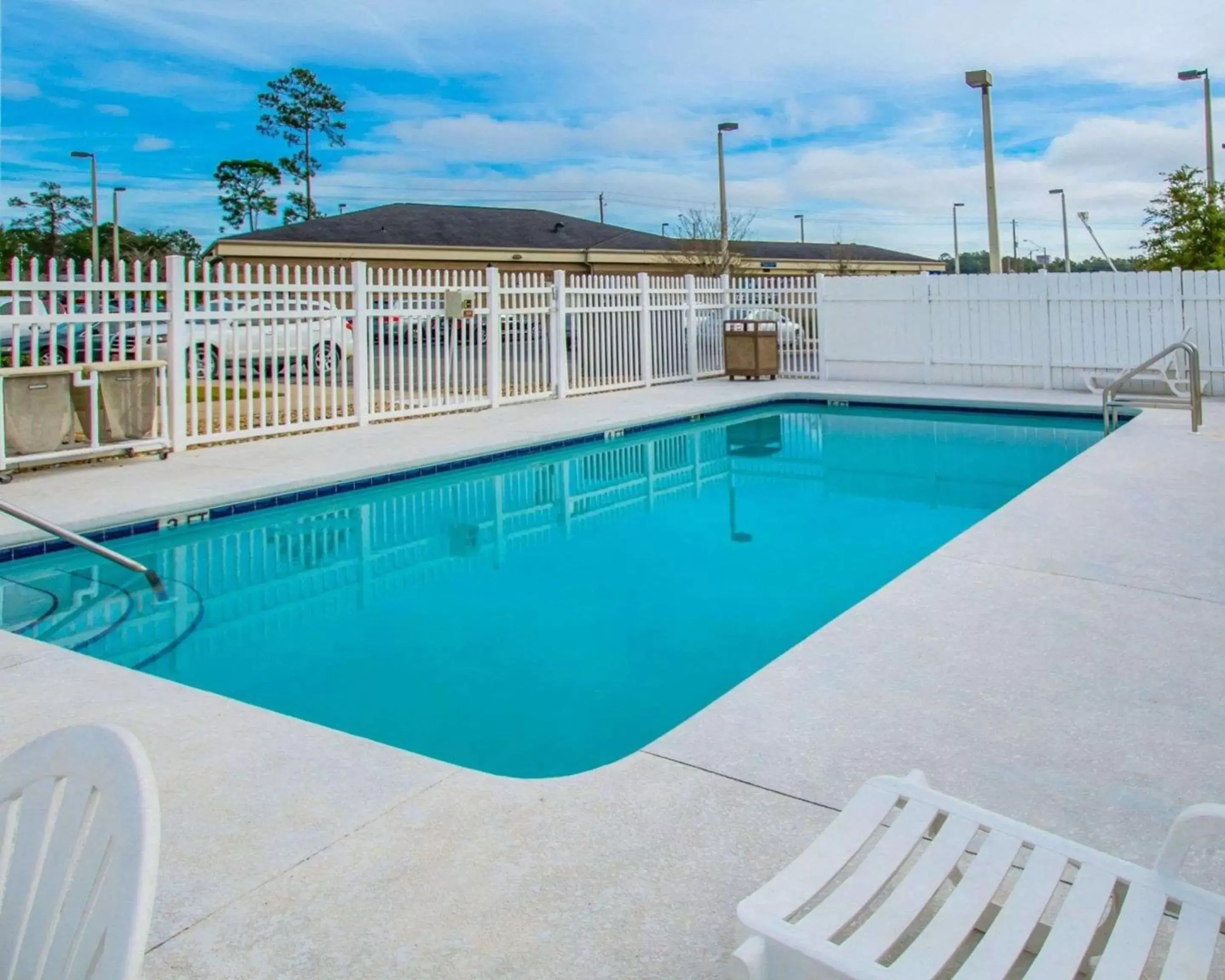 On site, Swimming Pool in Sleep Inn & Suites Palatka North