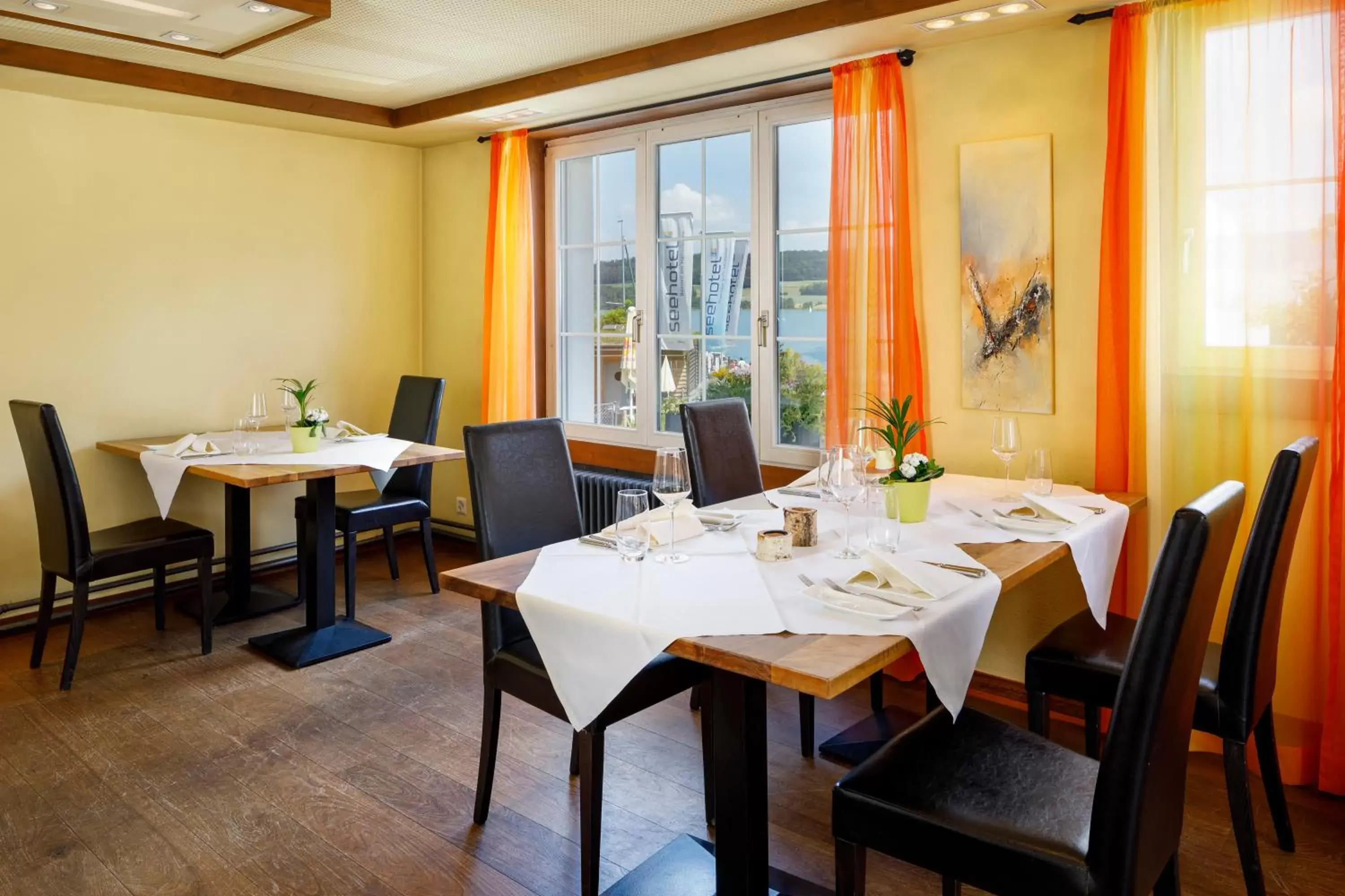 Restaurant/Places to Eat in Hallwil Swiss Quality Seehotel