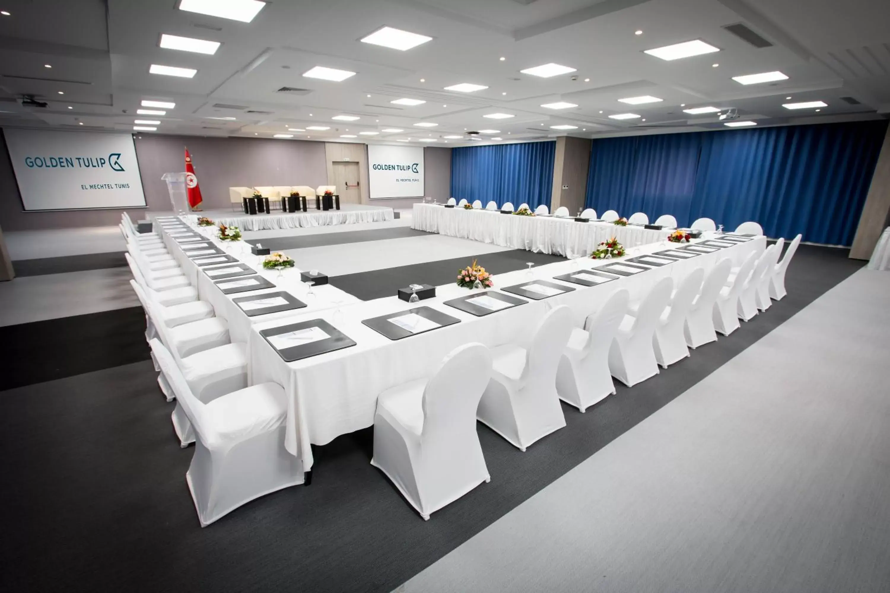 Business facilities in Golden Tulip El Mechtel