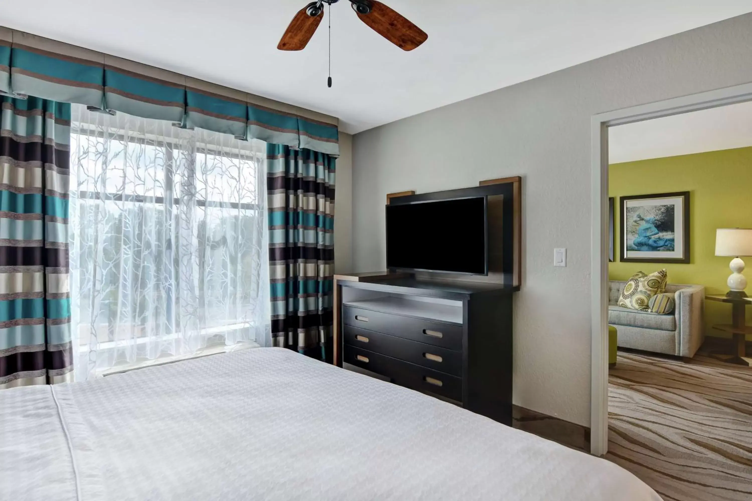 Bedroom, Bed in Homewood Suites By Hilton Savannah Airport