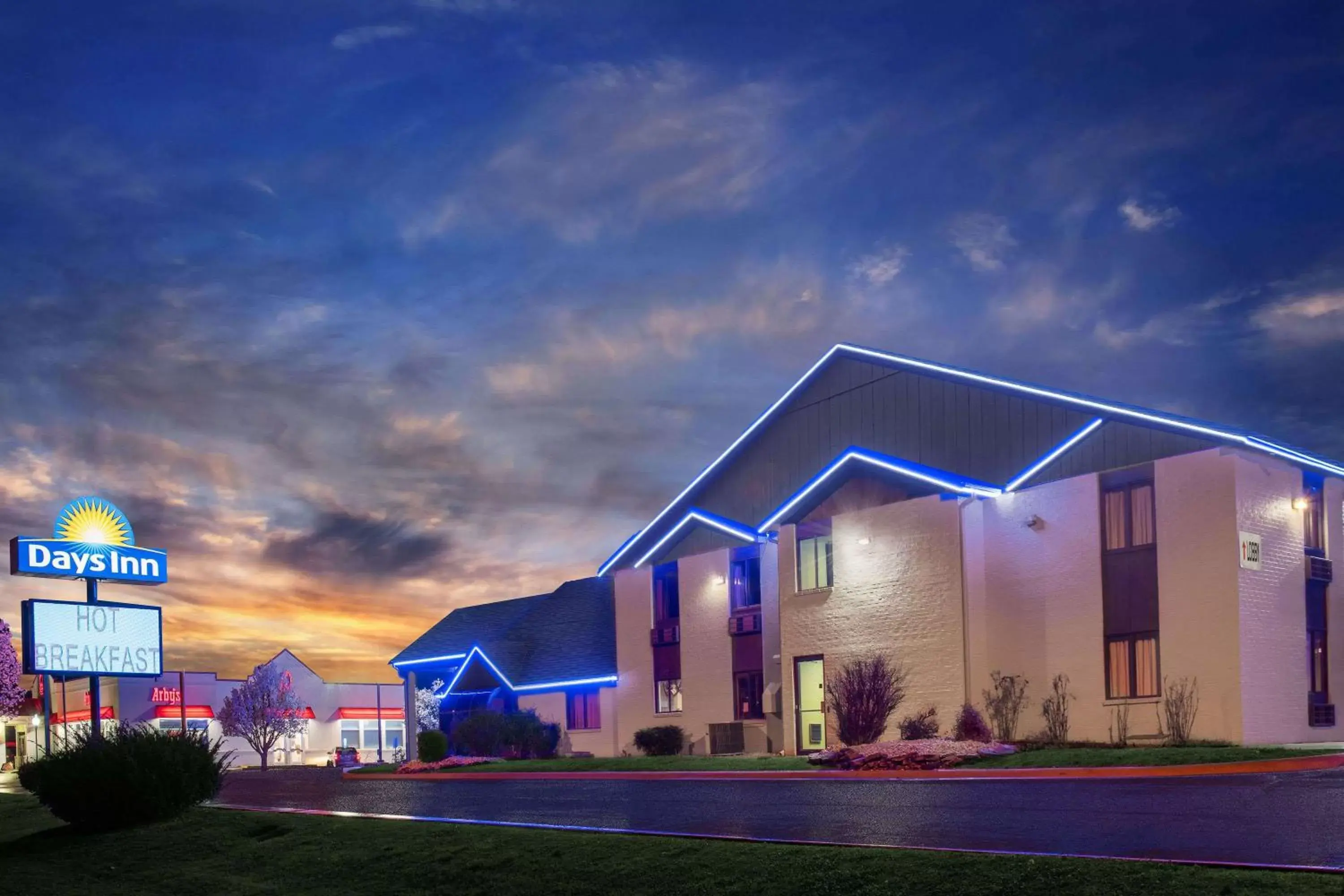 Property building in Days Inn by Wyndham Carthage Property building in Days Inn by Wyndham Carthage