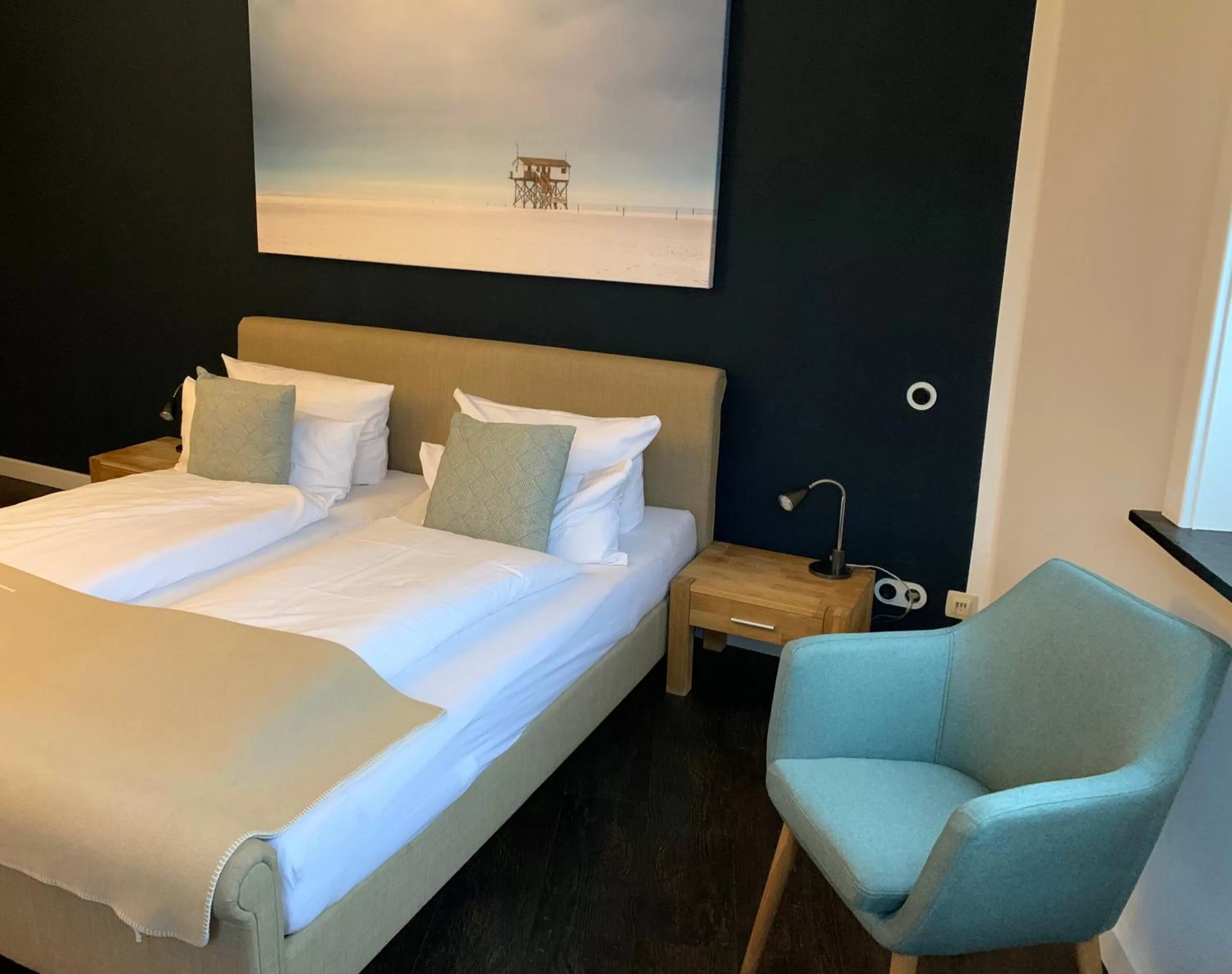 Photo of the whole room, Bed in Lieblingsplatz Strandhotel