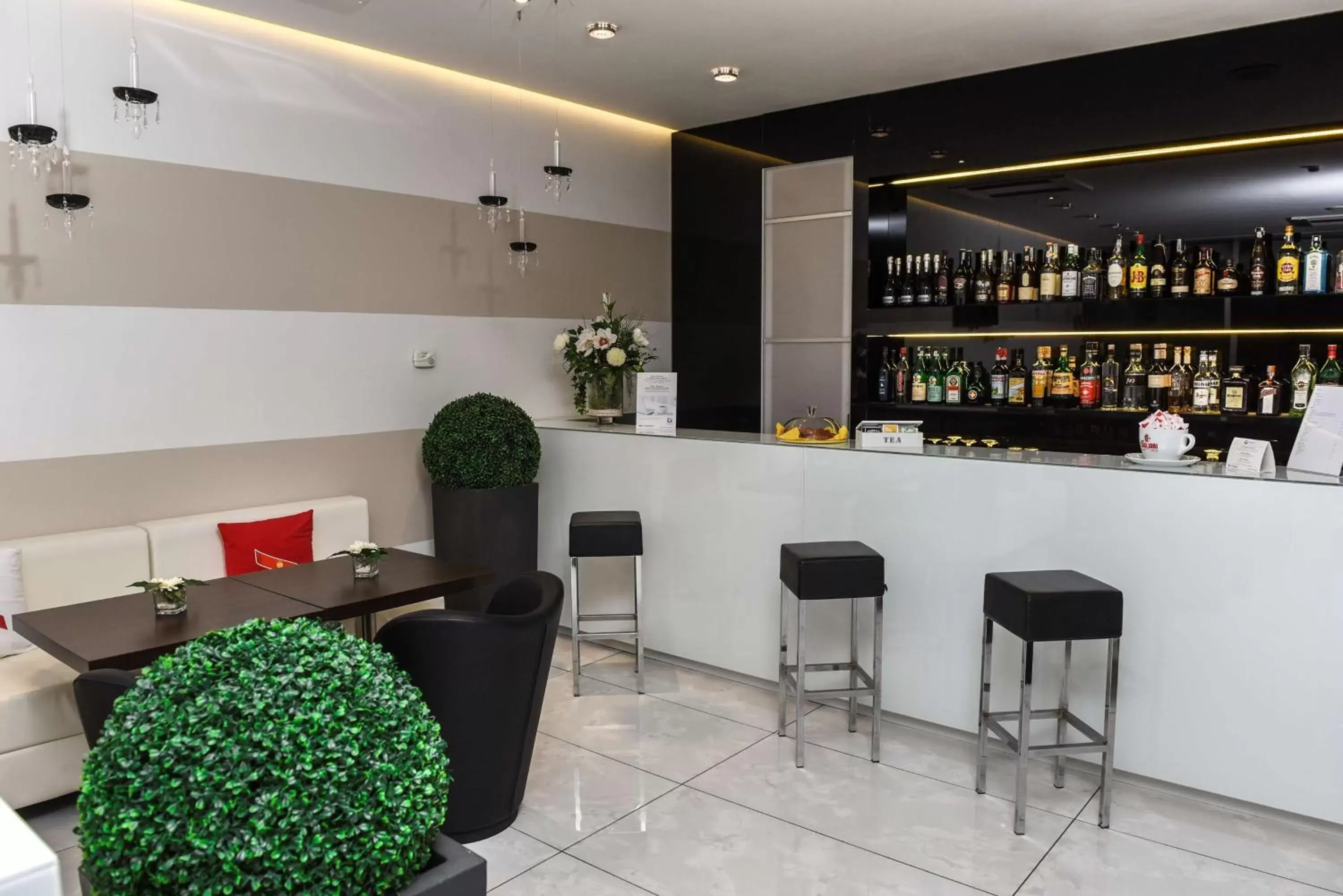 Lounge or bar, Lounge/Bar in Best Western Plus Hotel Modena Resort