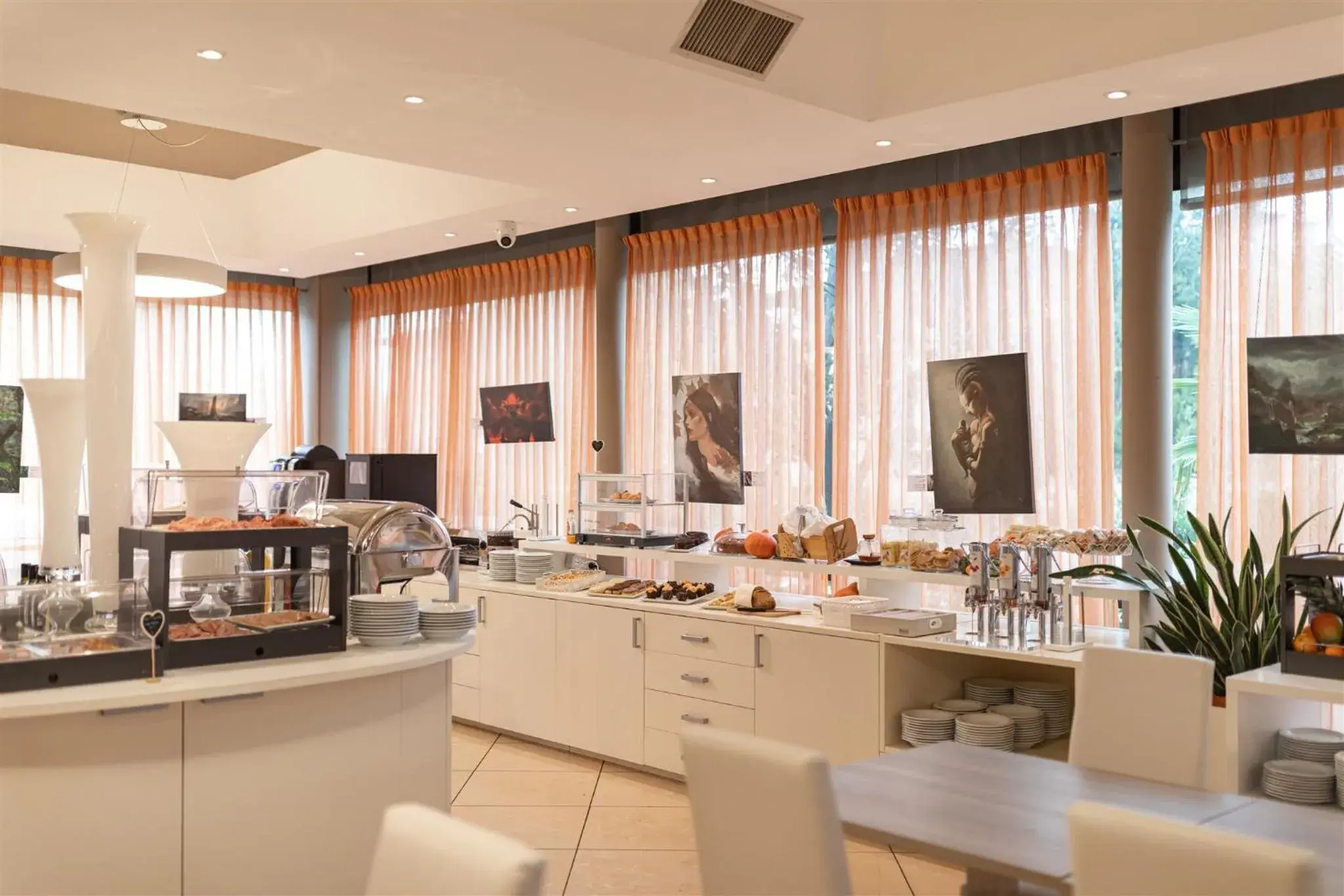 Breakfast, Restaurant/Places to Eat in Noventa Hotel