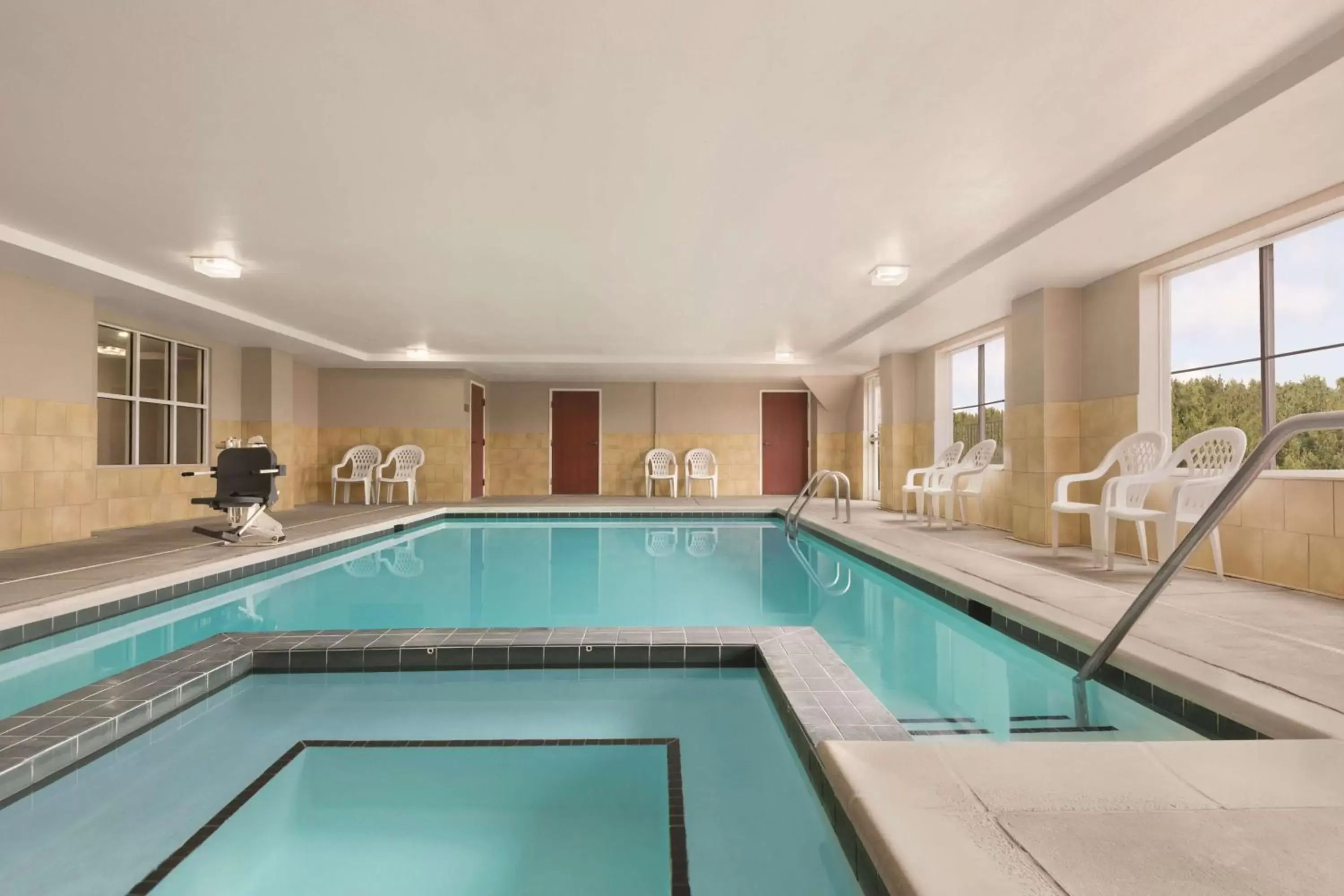 Activities, Swimming Pool in Country Inn & Suites by Radisson, Wytheville, VA