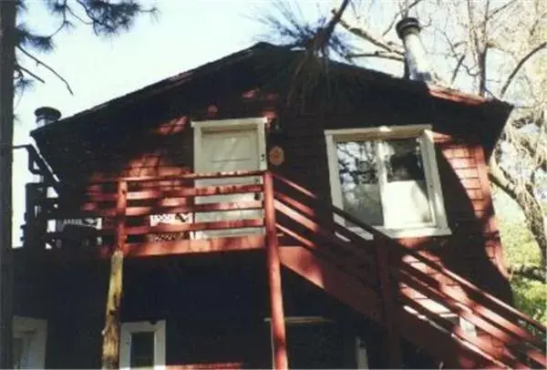Property Building in Silver Pines Lodge
