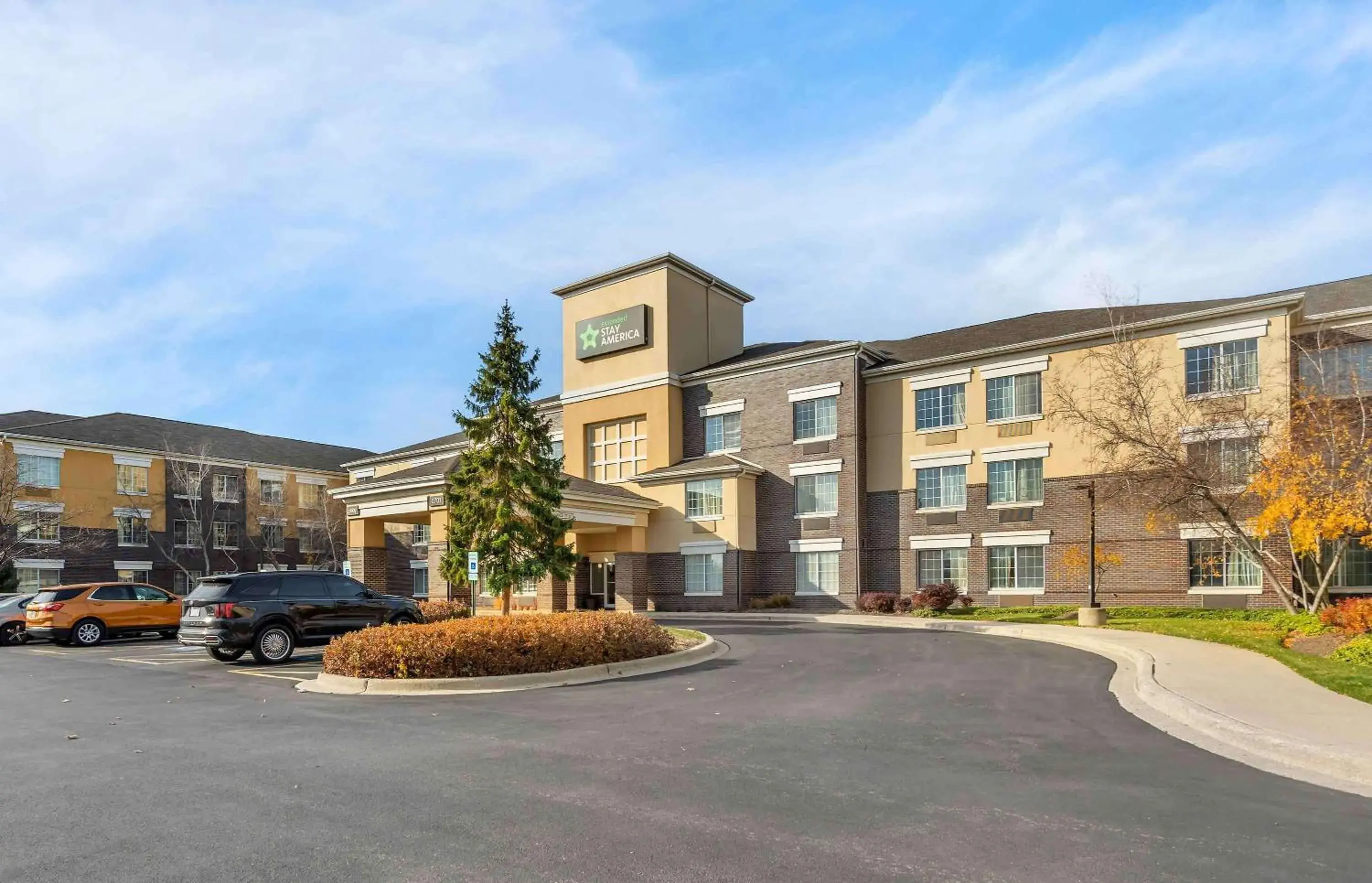 Property Building in Extended Stay America Suites - Chicago - Lombard - Oakbrook
