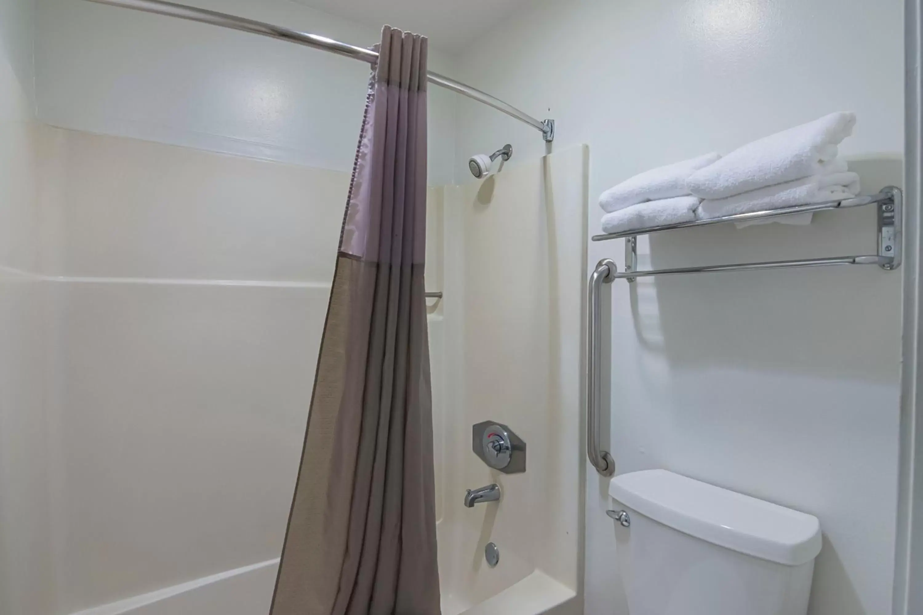 Shower, Bathroom in Studio 6-Concord, CA