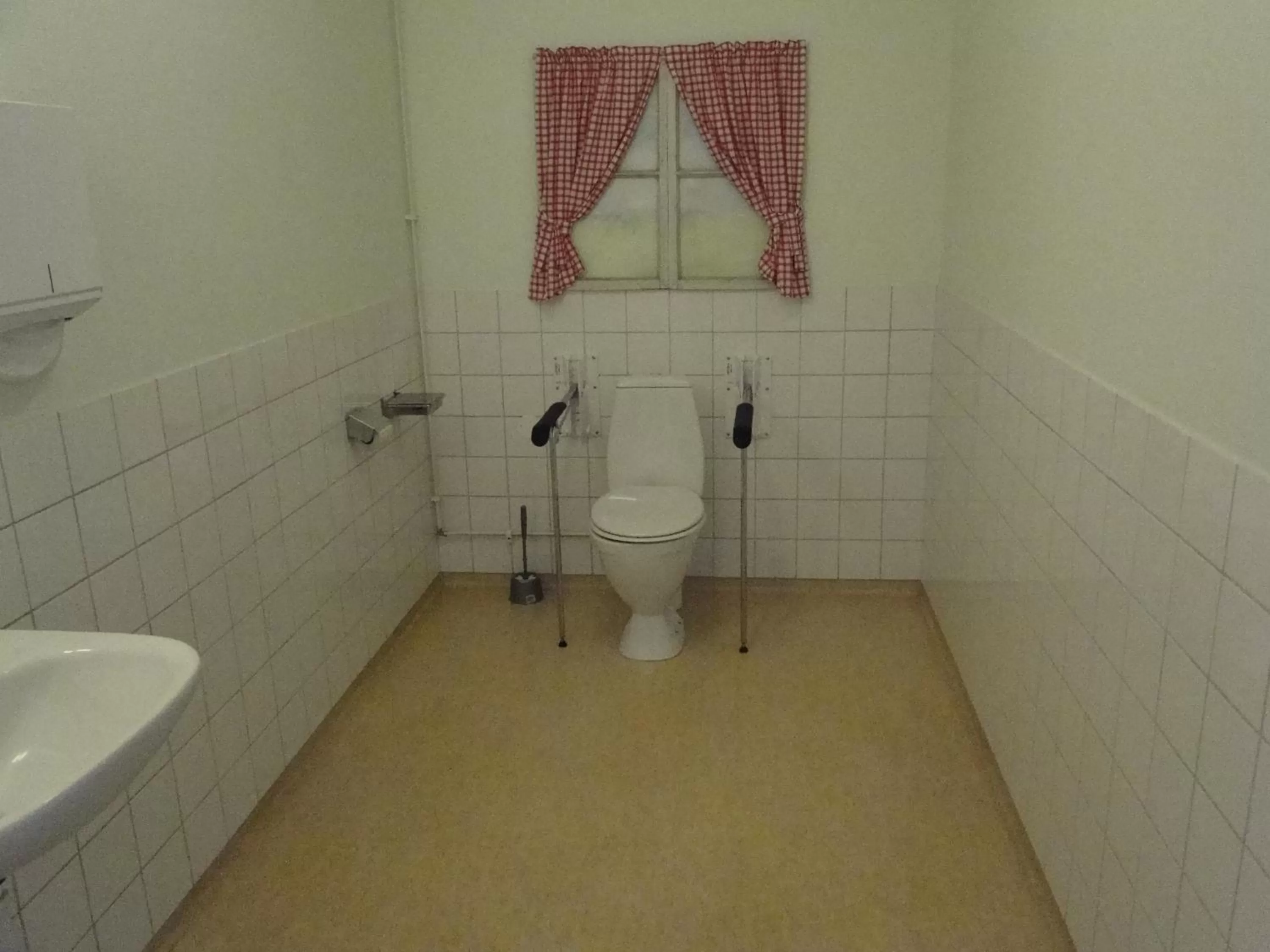 Toilet in Sunne Hembygdsgård B&B