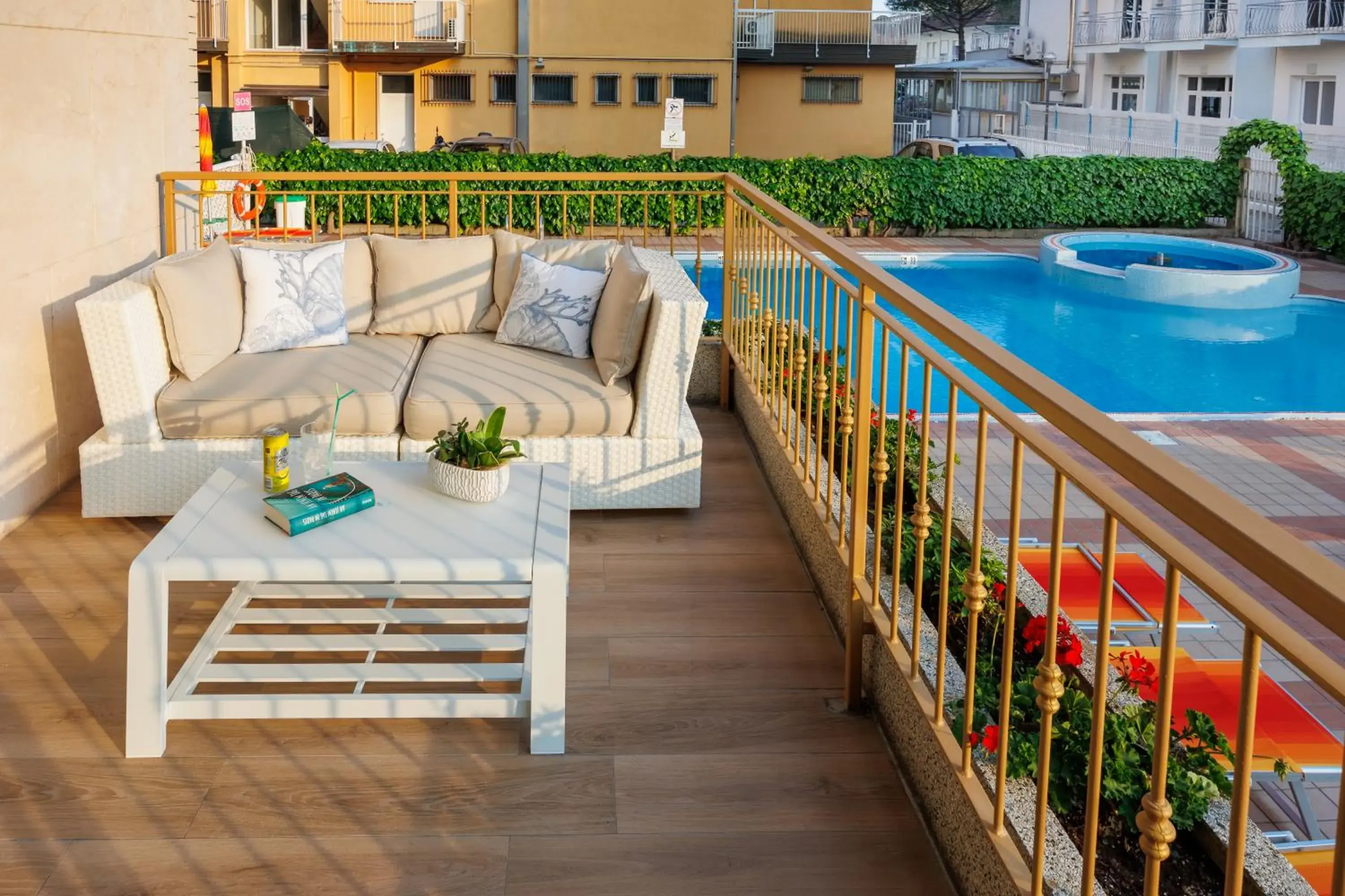 Balcony/Terrace, Pool View in Hotel Jalisco