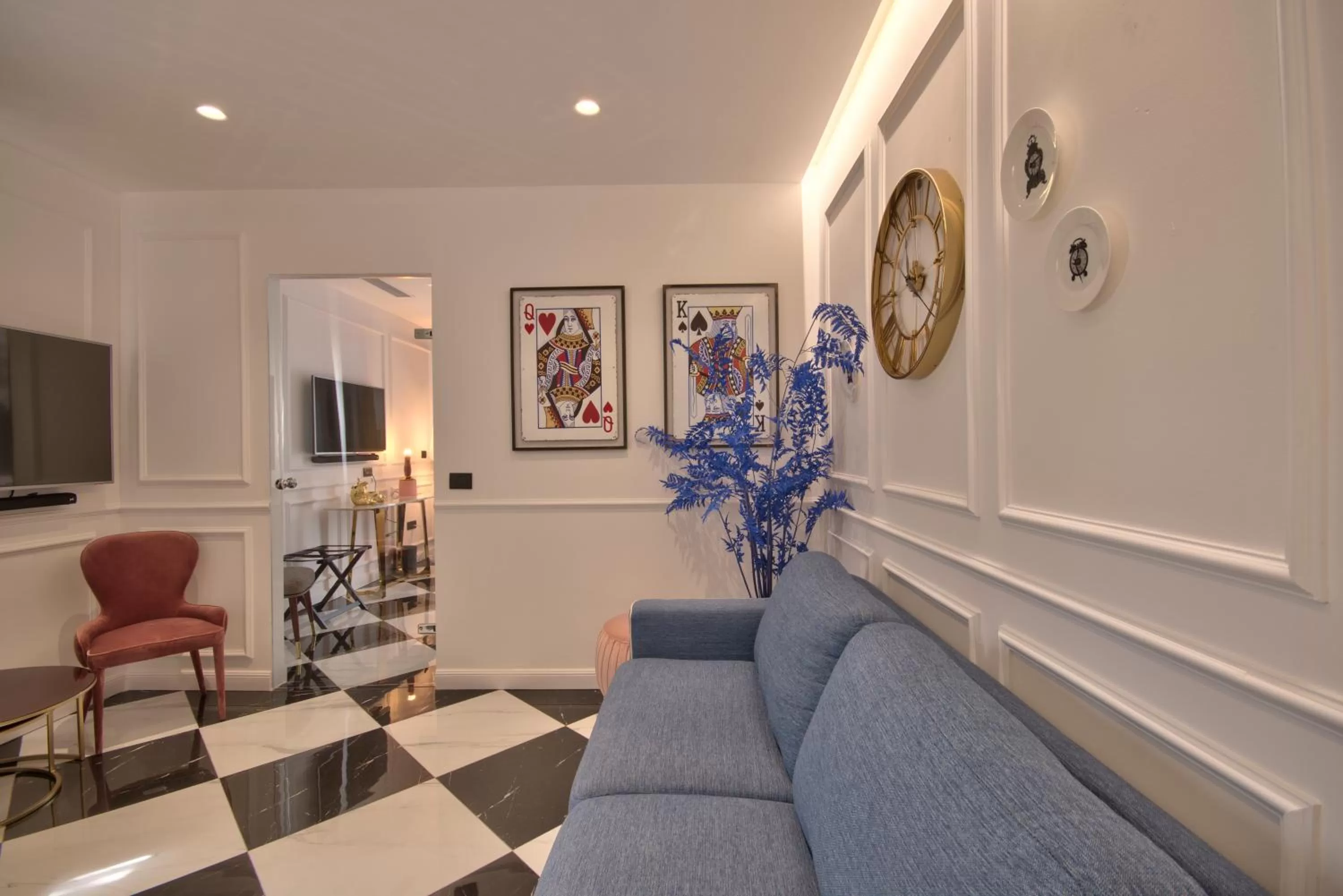 HOLM Boutique & SPA - IK Collection